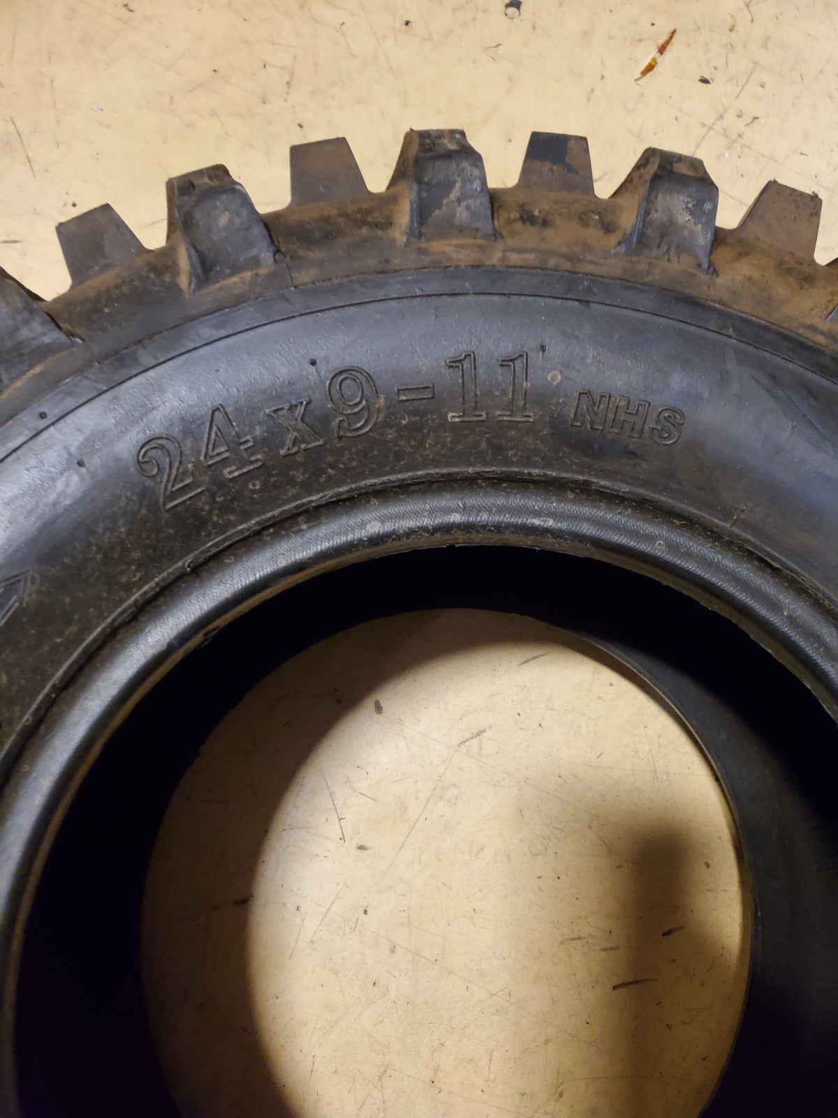 NOS VEE RUBBER GRIZZLY BSW 24 9 11 6PLY ATV/UTV TIRE A18929