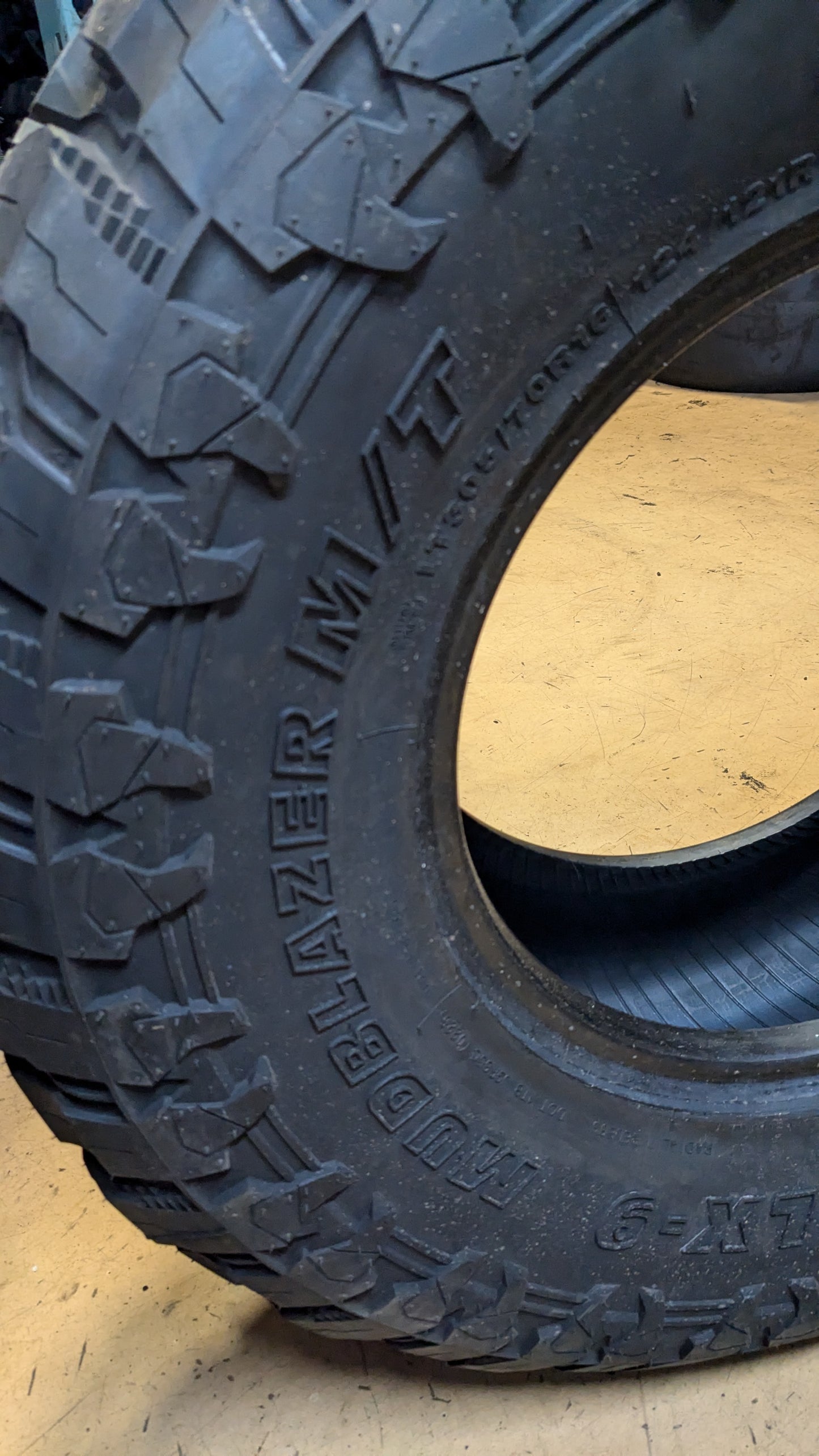 LANDSAIL  CLX-9 MUDBLAZER M/T BSW LT 305 70 16 124/121R 10PLY MUD TIRE 824424