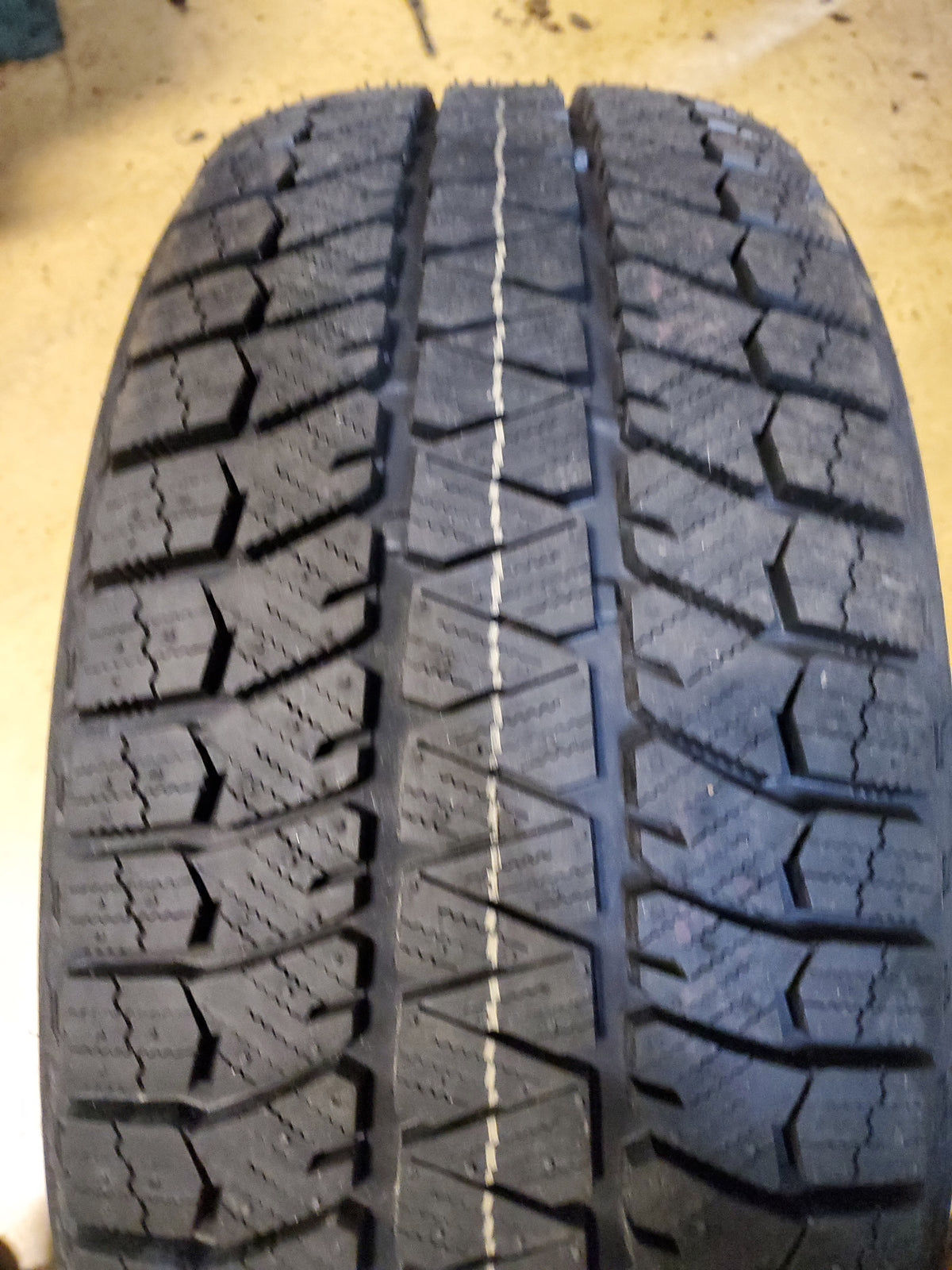 BRIDGESTONE BLIZZAK WS90 BSW P 225 55 17 97H WINTER TIRE 001123
