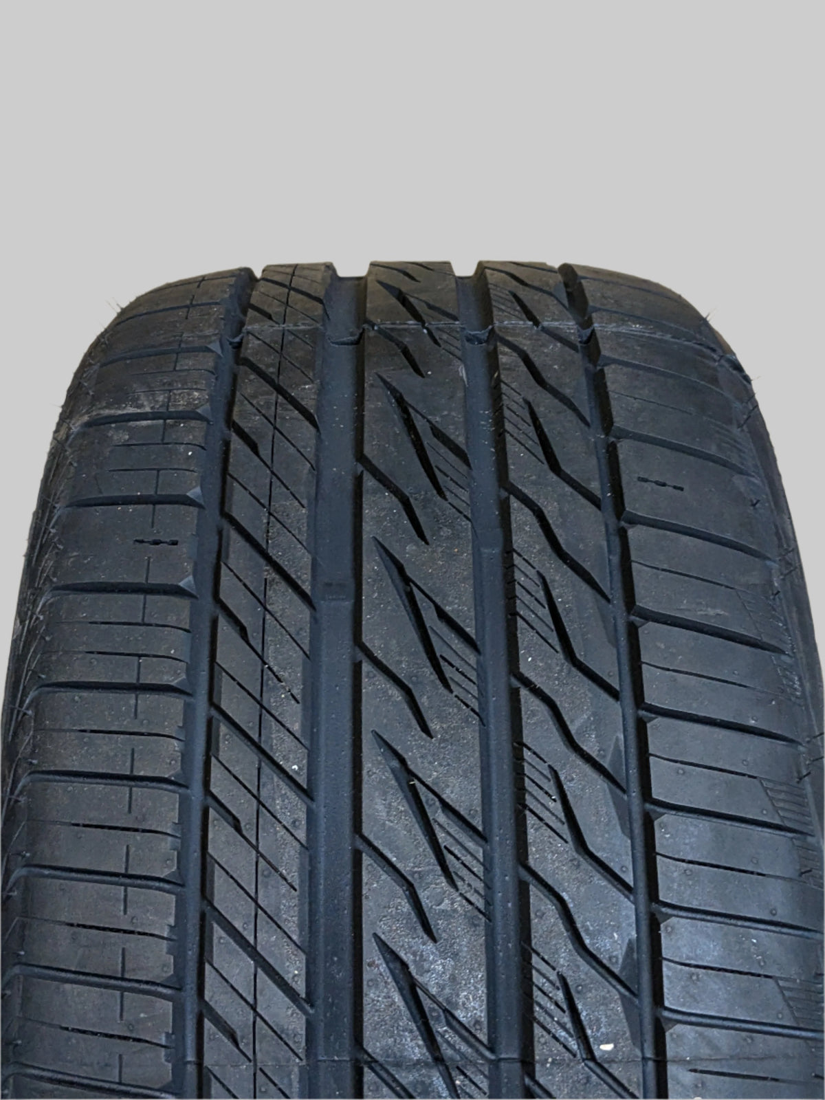 NITTO MOTIVO P 245 40 17 95W XL ULTRA HIGH PERFORMANCE TIRE 210100