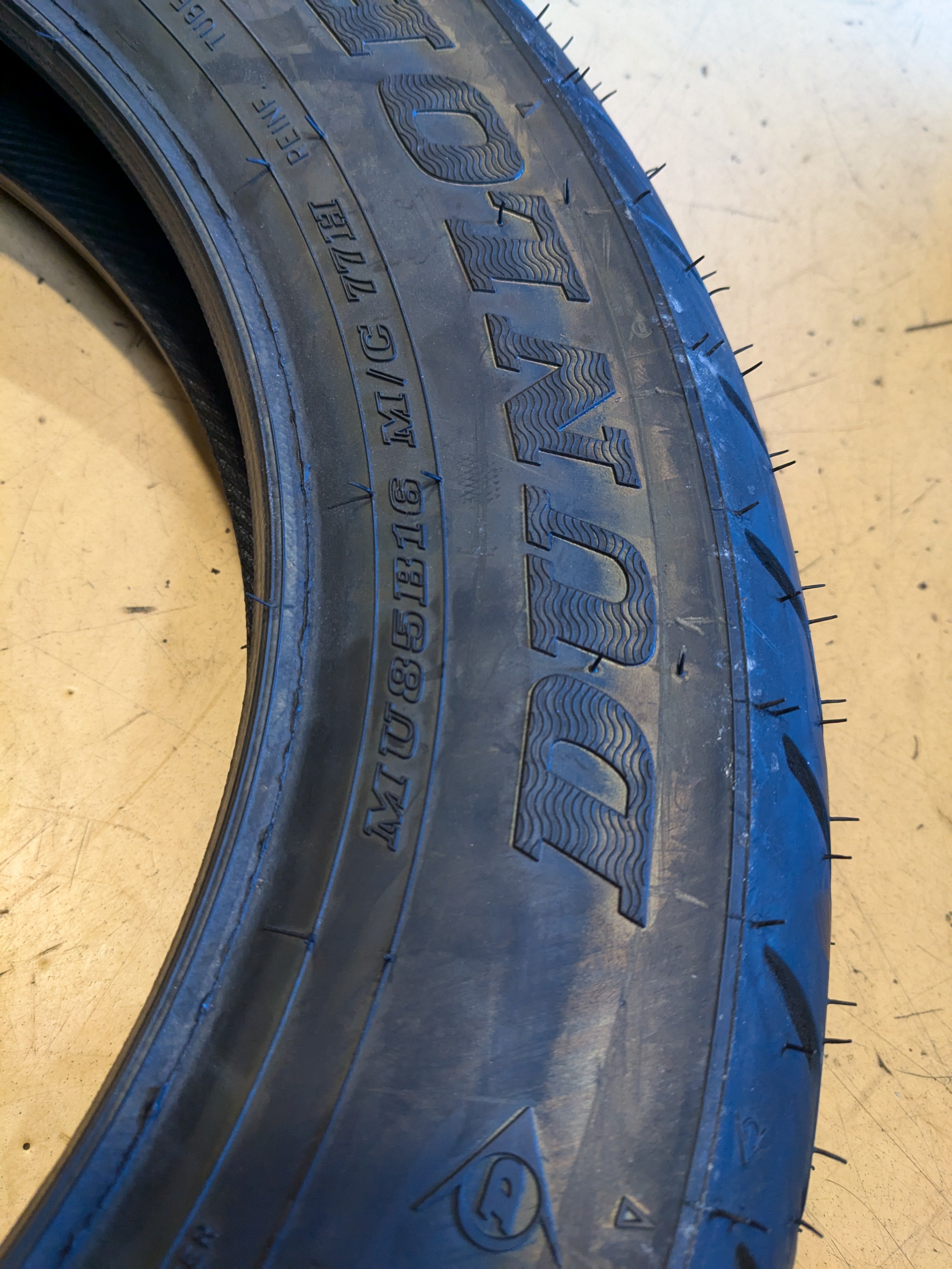 DUNLOP AMERICAN ELITE BSW MU 85 16 77H REAR MOTORCYCLE TIRE 45131884