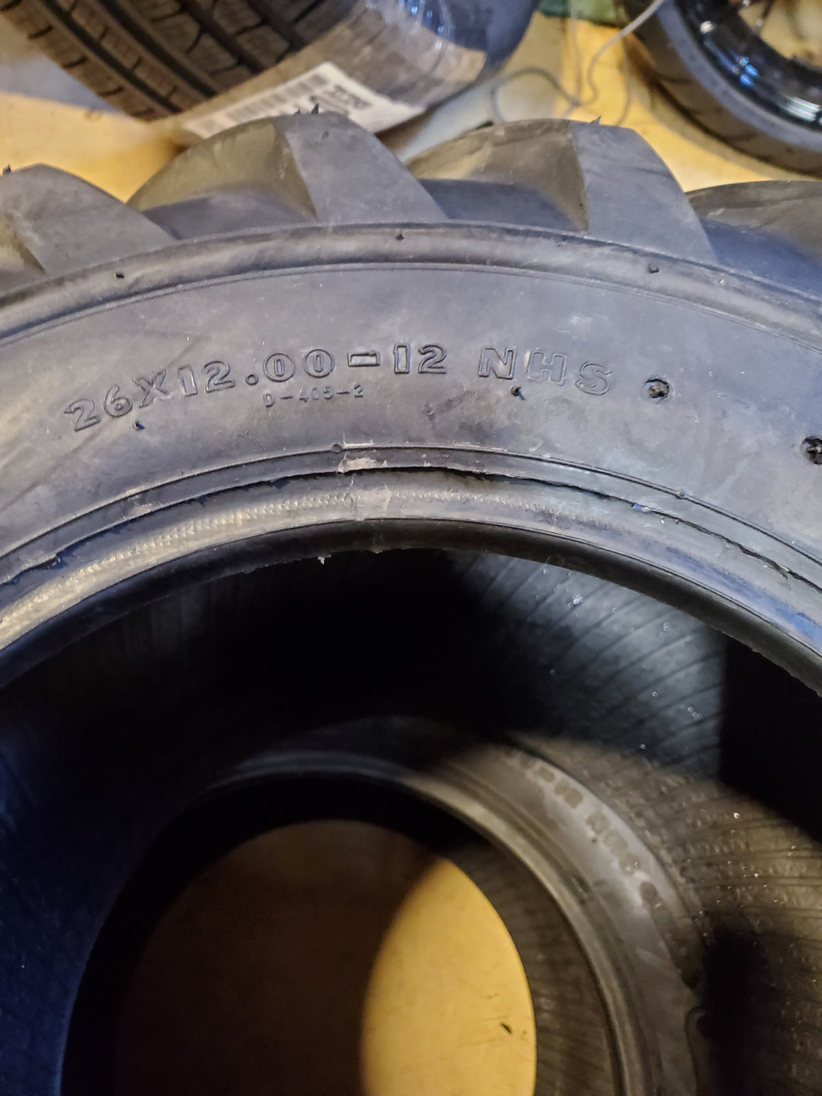 NOS DEESTONE D405 BSW  26 12 12 6PLY LAWN TIRE DS5251