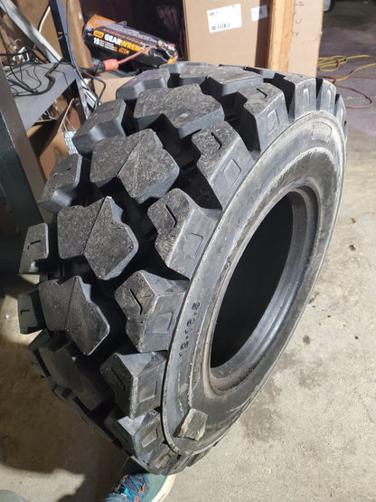 NOS CARLSTAR GROUND FORCE 400 MX BSW  12 16.5 147A2 14PLY SKIDSTEER TIRE 6X17073