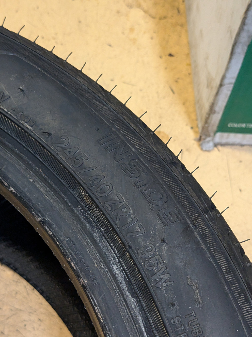 NITTO MOTIVO P 245 40 17 95W XL ULTRA HIGH PERFORMANCE TIRE 210100