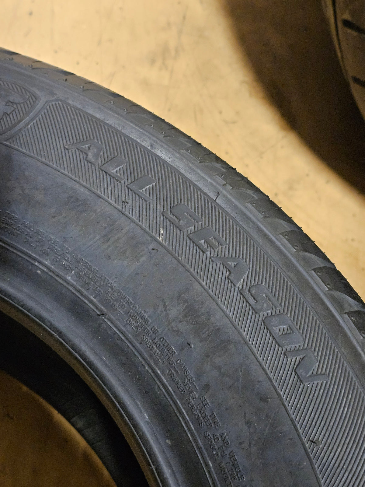 FIRESTONE ALL SEASON P 235 60 16 100T SL TIRE 004068