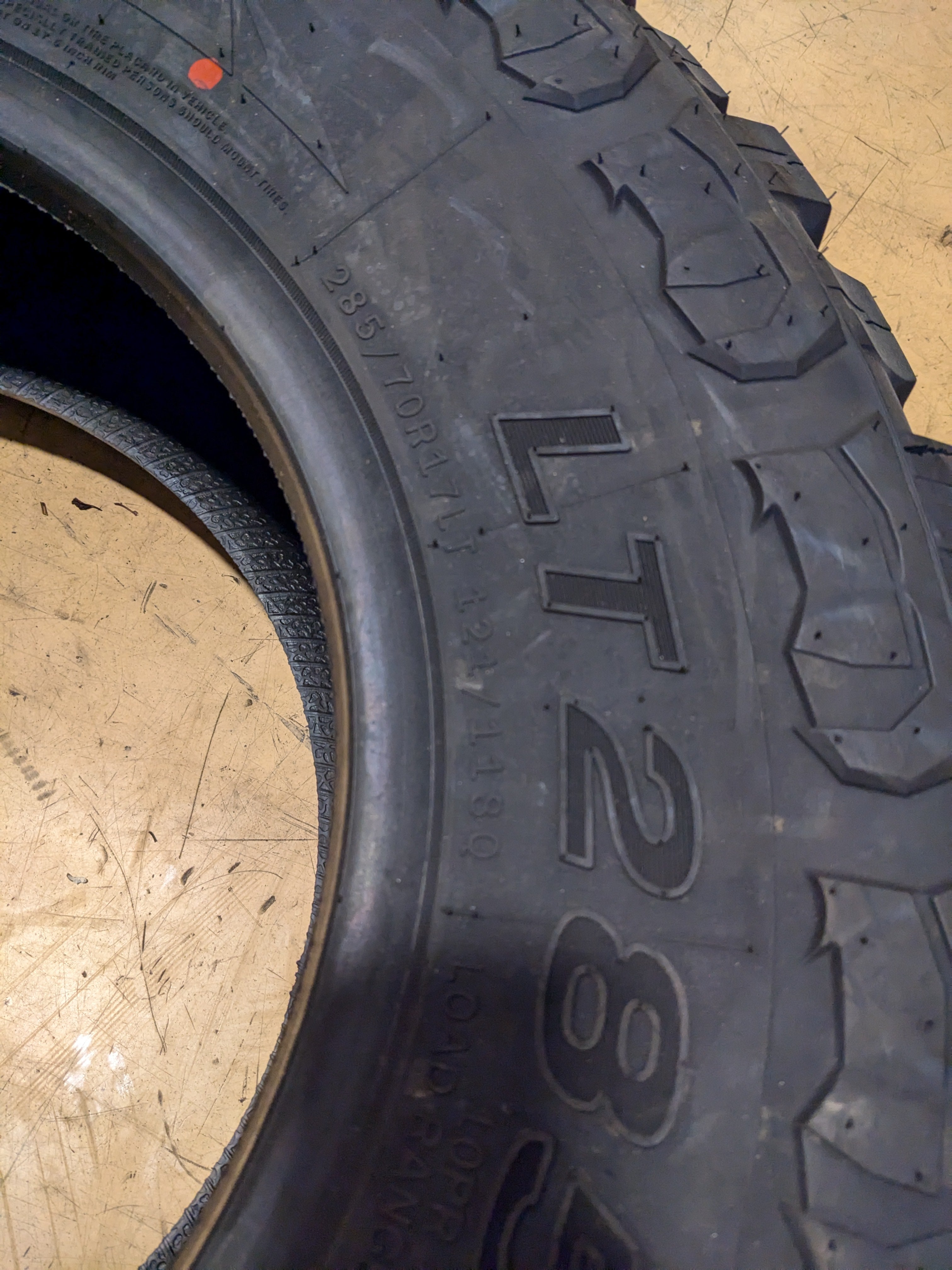 (KSL ONLY) LINGLONG CROSSWIND M/T BSW LT 285 70 17 121/118Q LRE 10PLY MUD TERRAIN TIRE 221007048