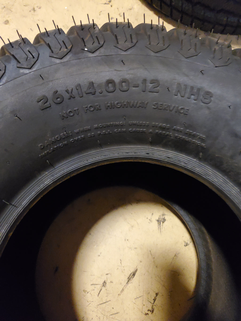 CARLSTAR MULTI TRAC C/S BSW 26 14 12 4PLY LAWN TIRE 5743W7