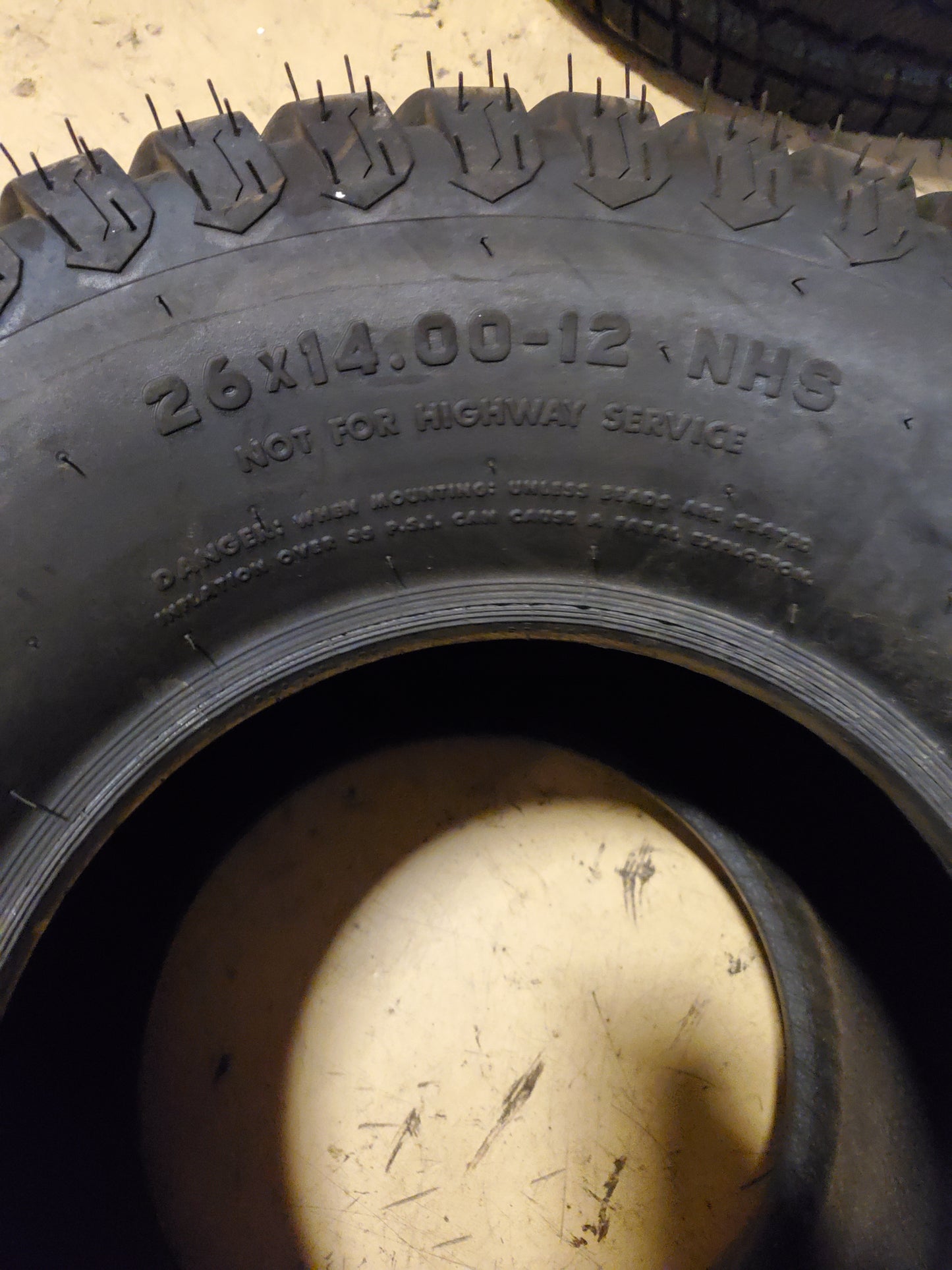 CARLSTAR MULTI TRAC C/S BSW 26 14 12 4PLY LAWN TIRE 5743W7