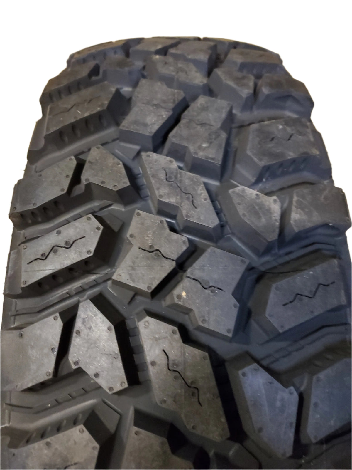 COOPER DISCOVERER STT PRO BSW LT 30 9.50 15 104Q 6PLY MUD TIRE 170122034