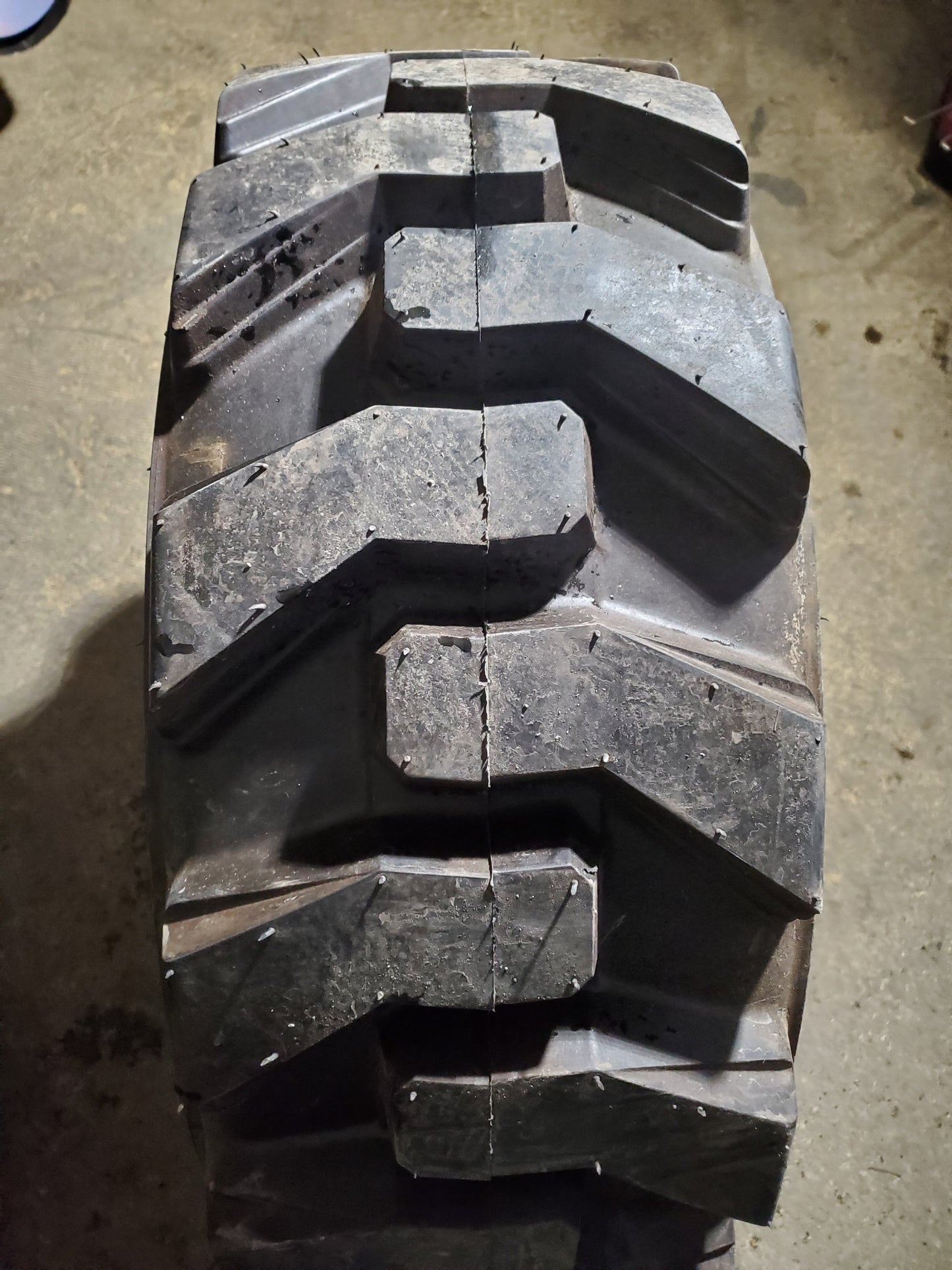 CARLISLE GROUNDFORCE 400 ULTRA BSW  10 16.5 10PLY INDUSTRIAL TIRE 6X17813