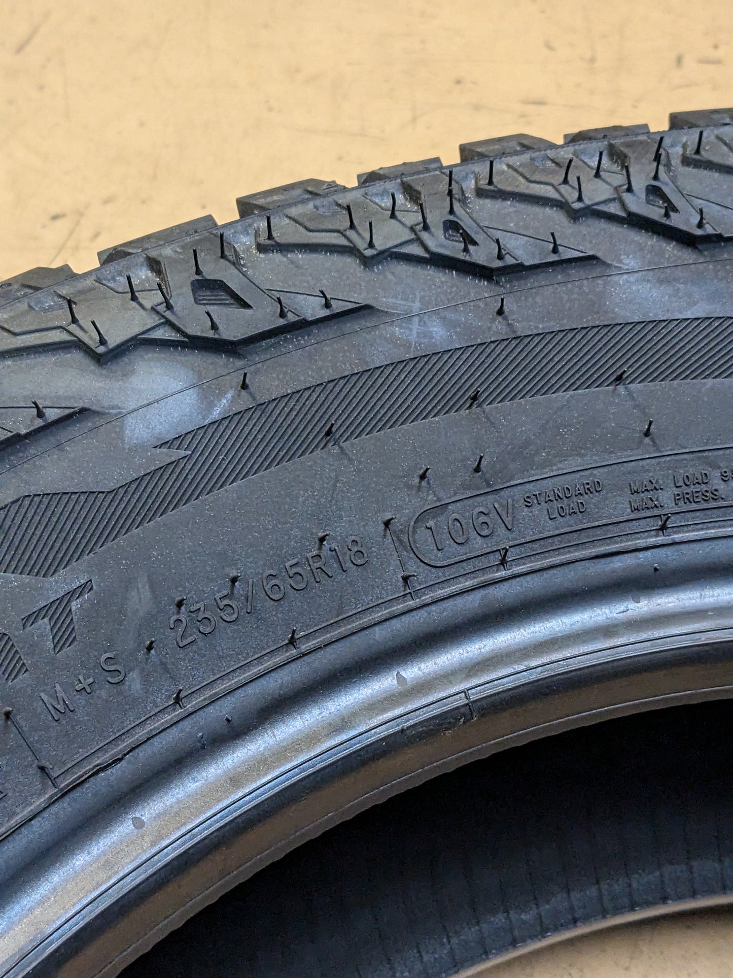 COOPER DISCOVERER ROAD + TRAIL AT P 235 65 18 106V SL ALL TERRAIN TIRE 171268049