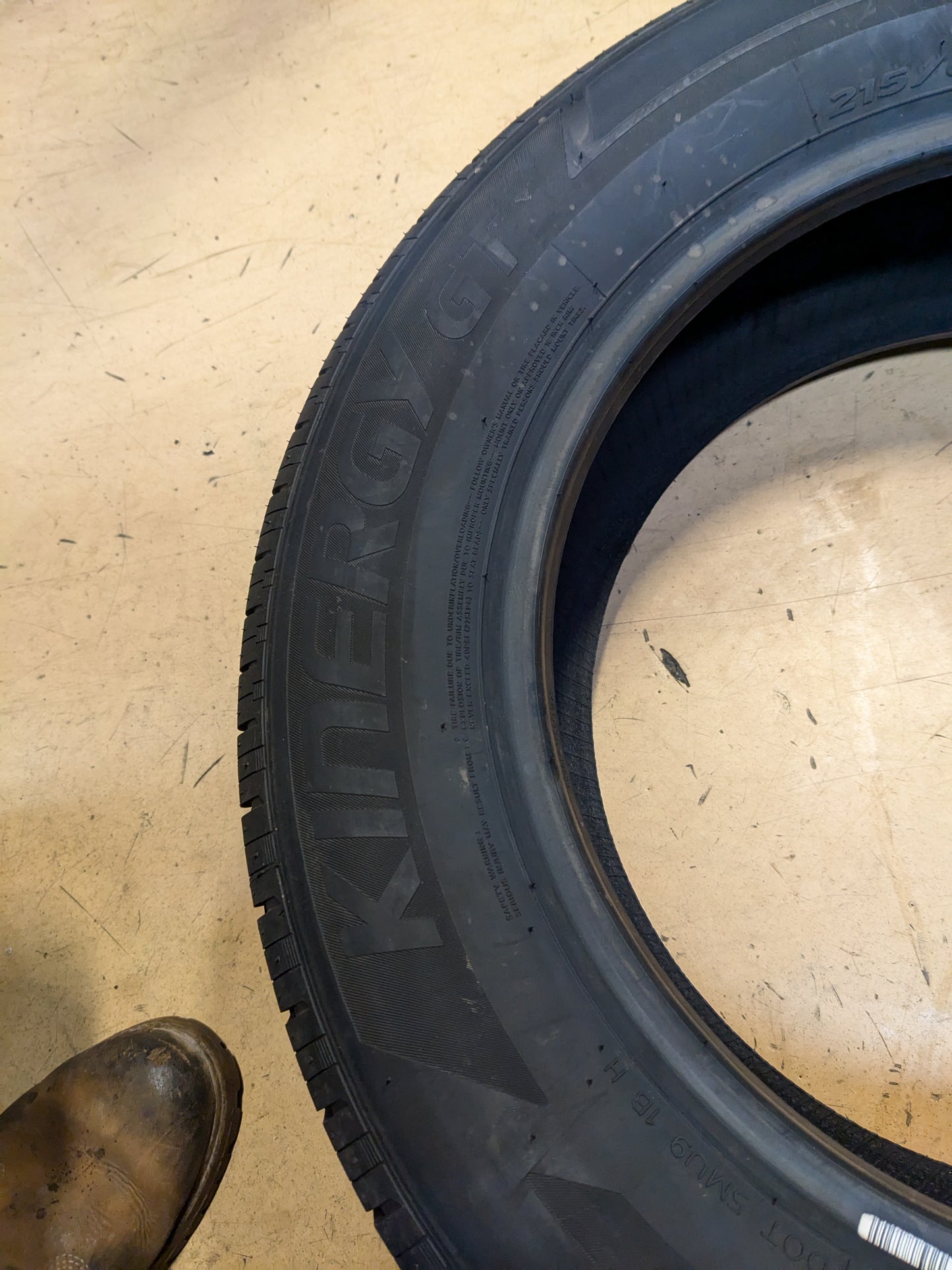 HANKOOK KINERGY GT P 215 60 16 95T ALL SEASON TIRES 1014971
