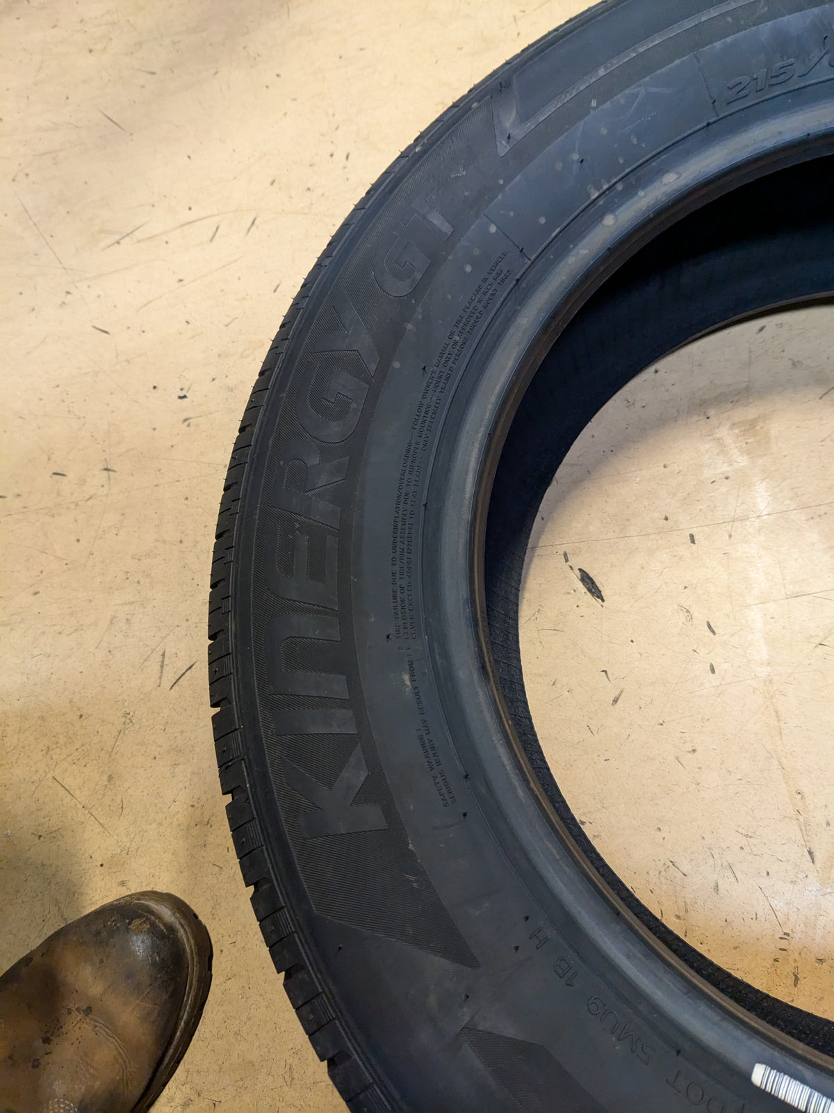 HANKOOK KINERGY GT P 215 60 16 95T ALL SEASON TIRES 1014971