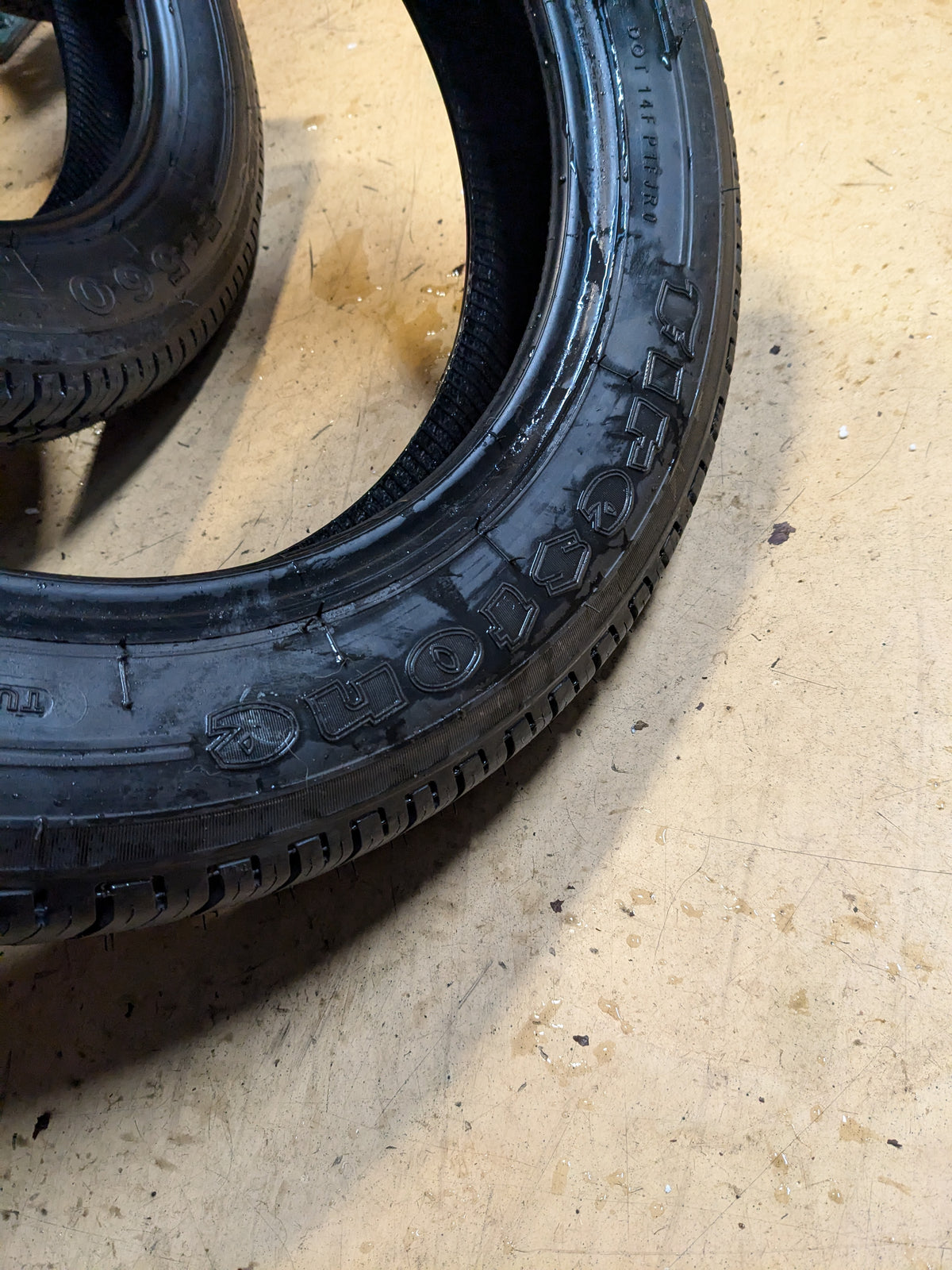 2 FIRESTONE F560 RADIAL 135 15 72S CLASSIC CAR TIRES 55597