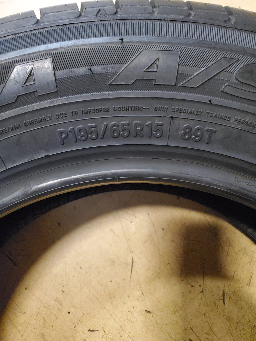 NOS TOYO EXTENSA A/S BSW P 195 65 15 89T ALL SEASON TIRE 147510
