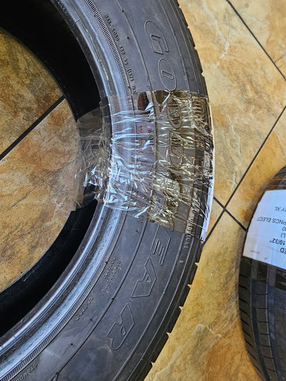 USED 9/32 OF 11/32  GOODYEAR ASSURANCE COMFORTED TOURING P 235 60 17 102H SL  ALL SEASON  TIRE 413488329