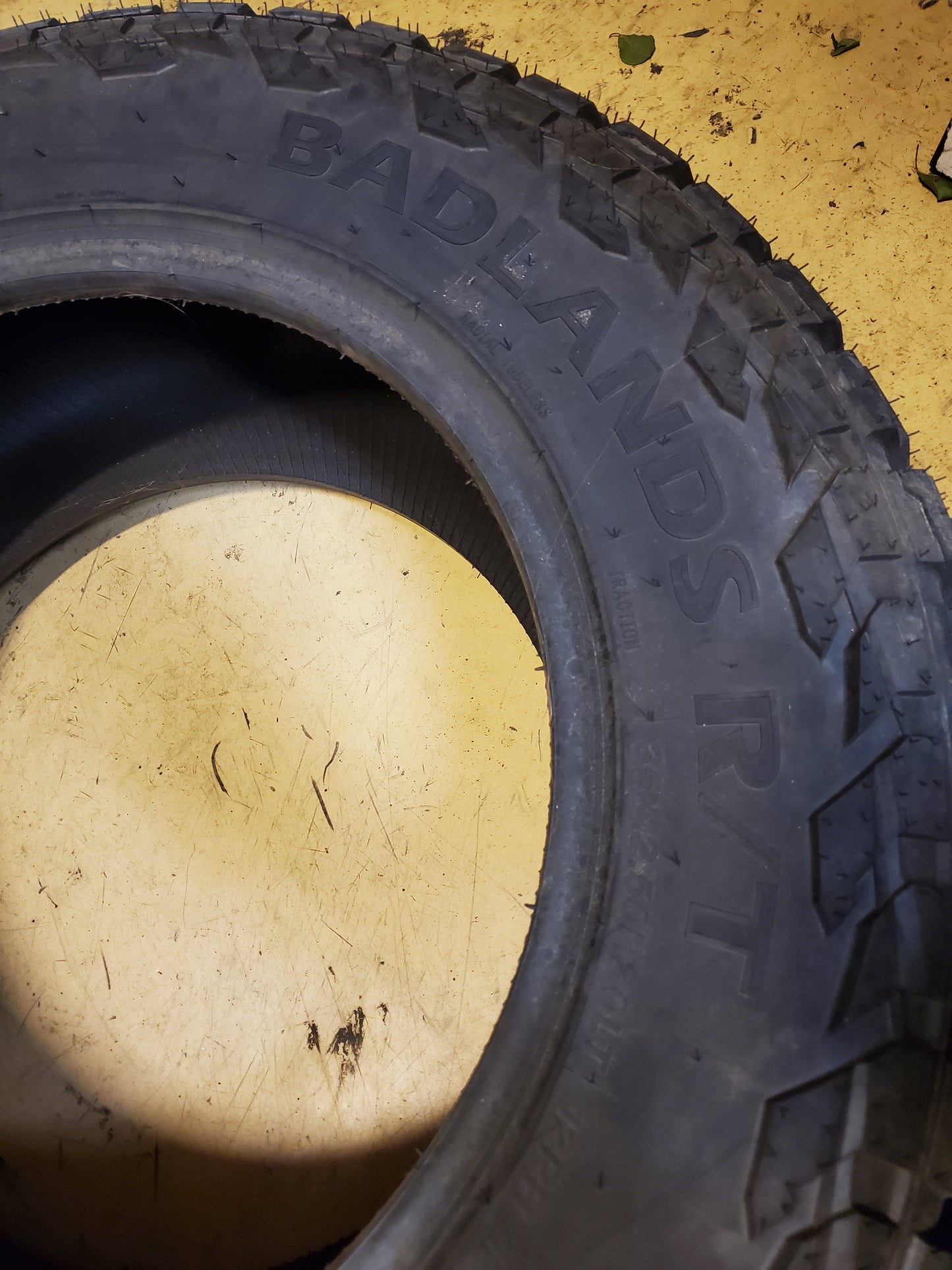 MASTERTRACK BADLANDS R/T BSW LT 35 12.5 20 125Q 12PLY RUGGED TIRE MASTRT013