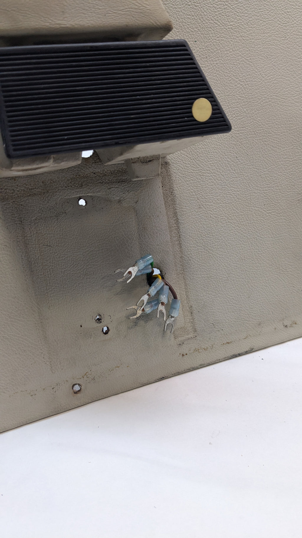 USED PORSCHE 911 CARRERA LEFT LEATHER DOOR PANEL WITH TWEETER AND HANDLE