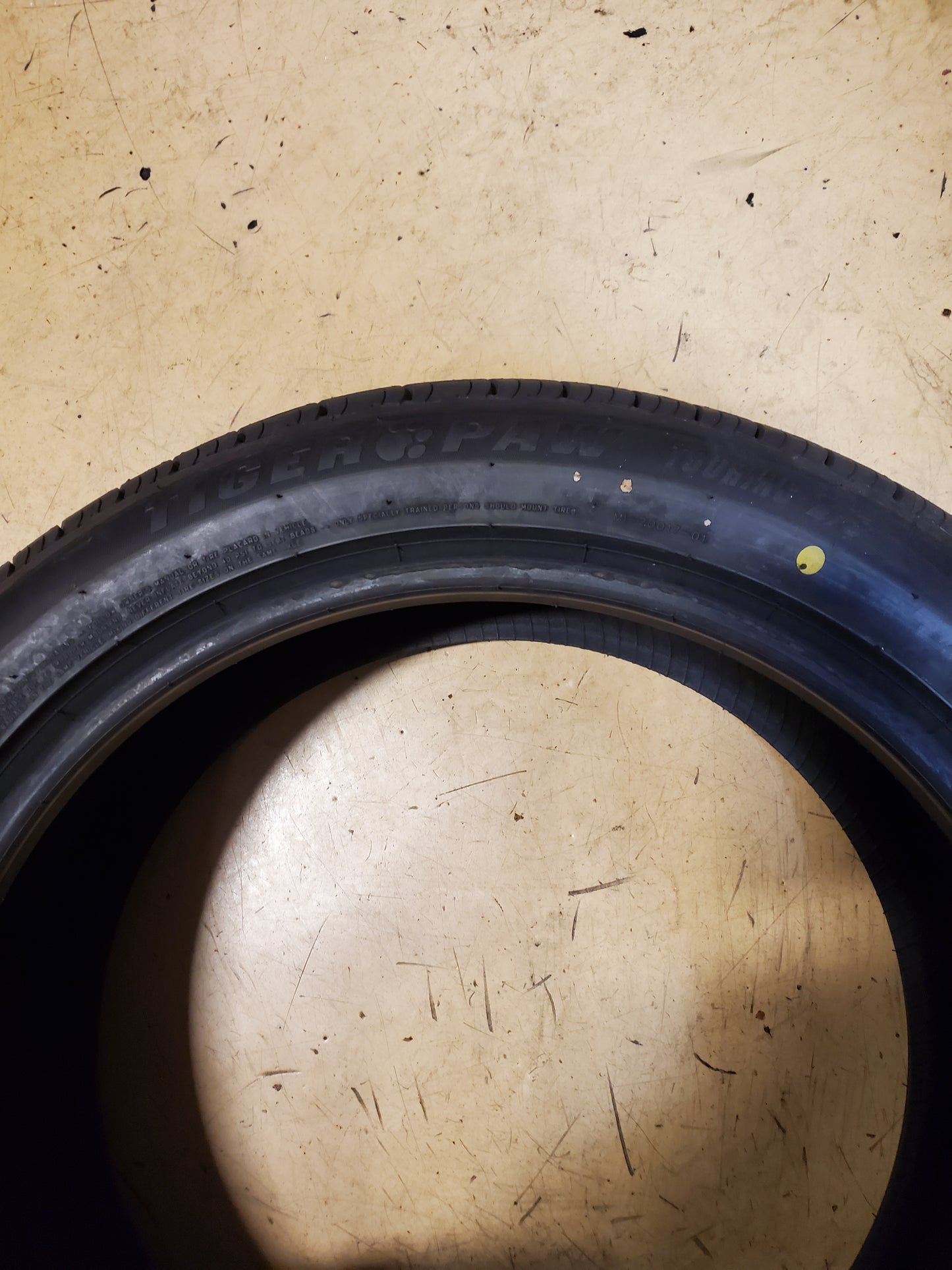 2 UNIROYAL TIGER PAW TOURING A/S BSW P 215 50 18 92V ALL SEASON TIRE 36583