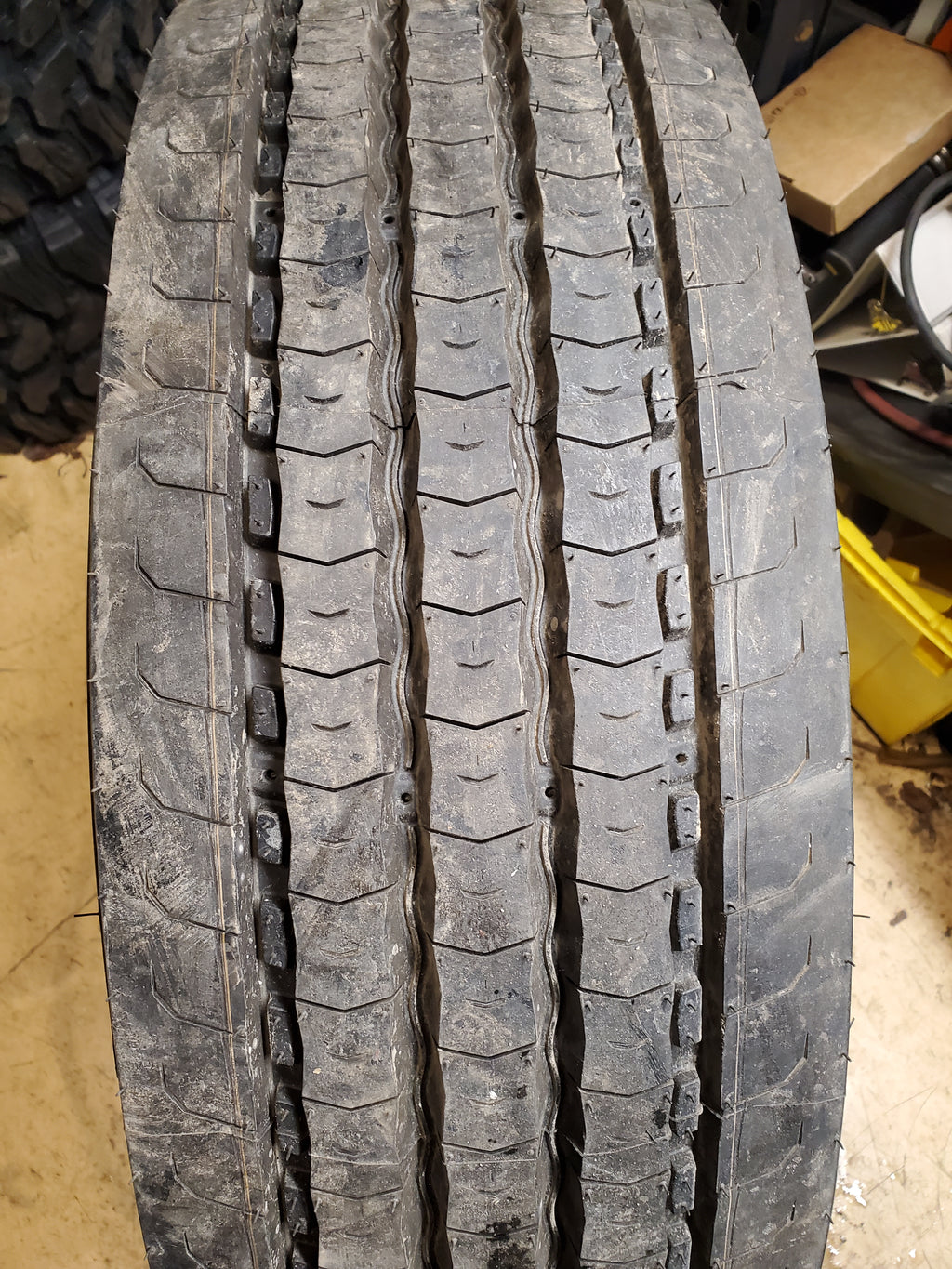 NOS MICHELIN X MULTI BSW  285 70 19.5 146/144L 16PLY DRIVE TIRE 09733