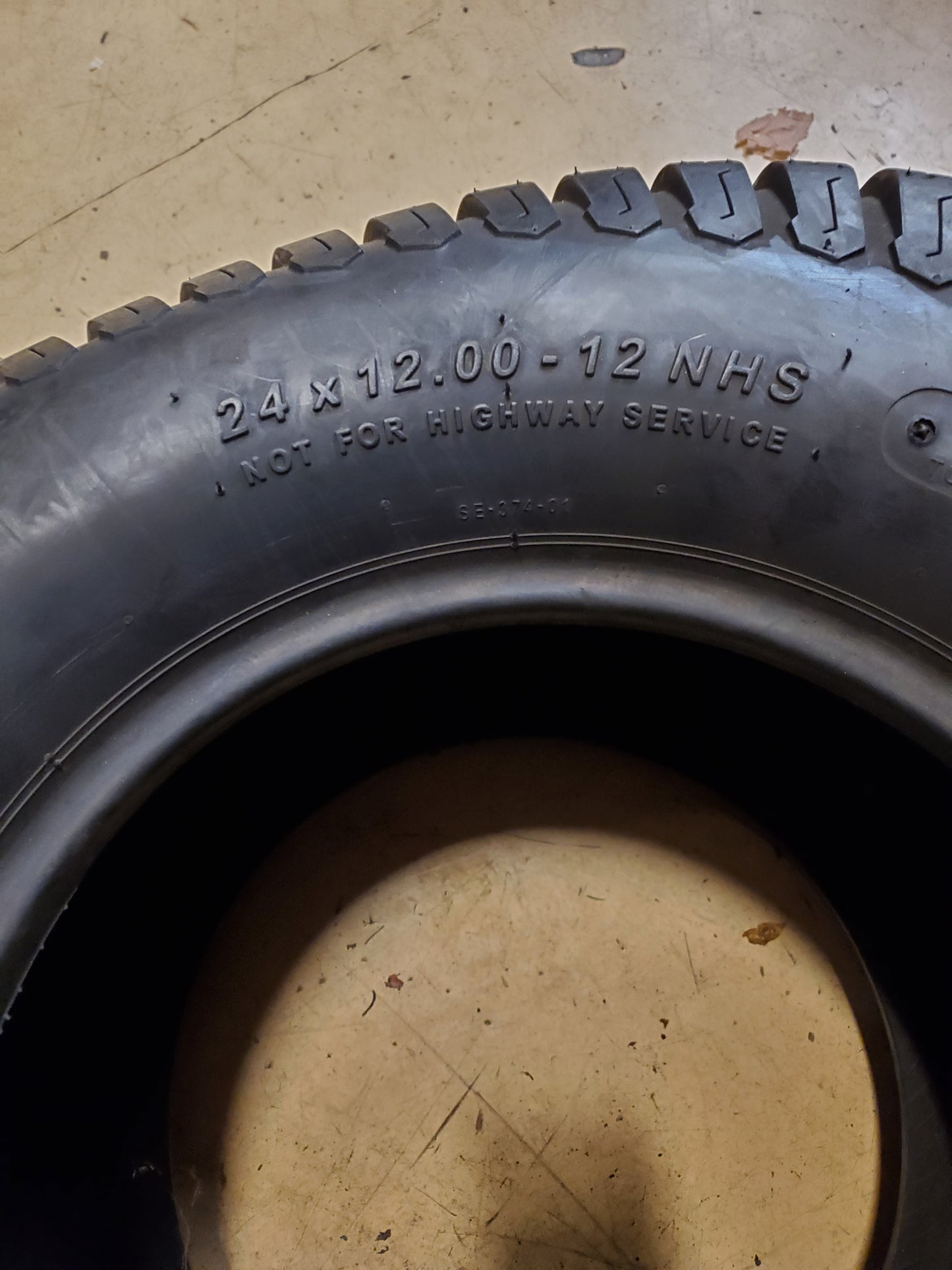 RUBBERMASTER  BSW  24 12 12 6PLY LAWN TIRE 450446