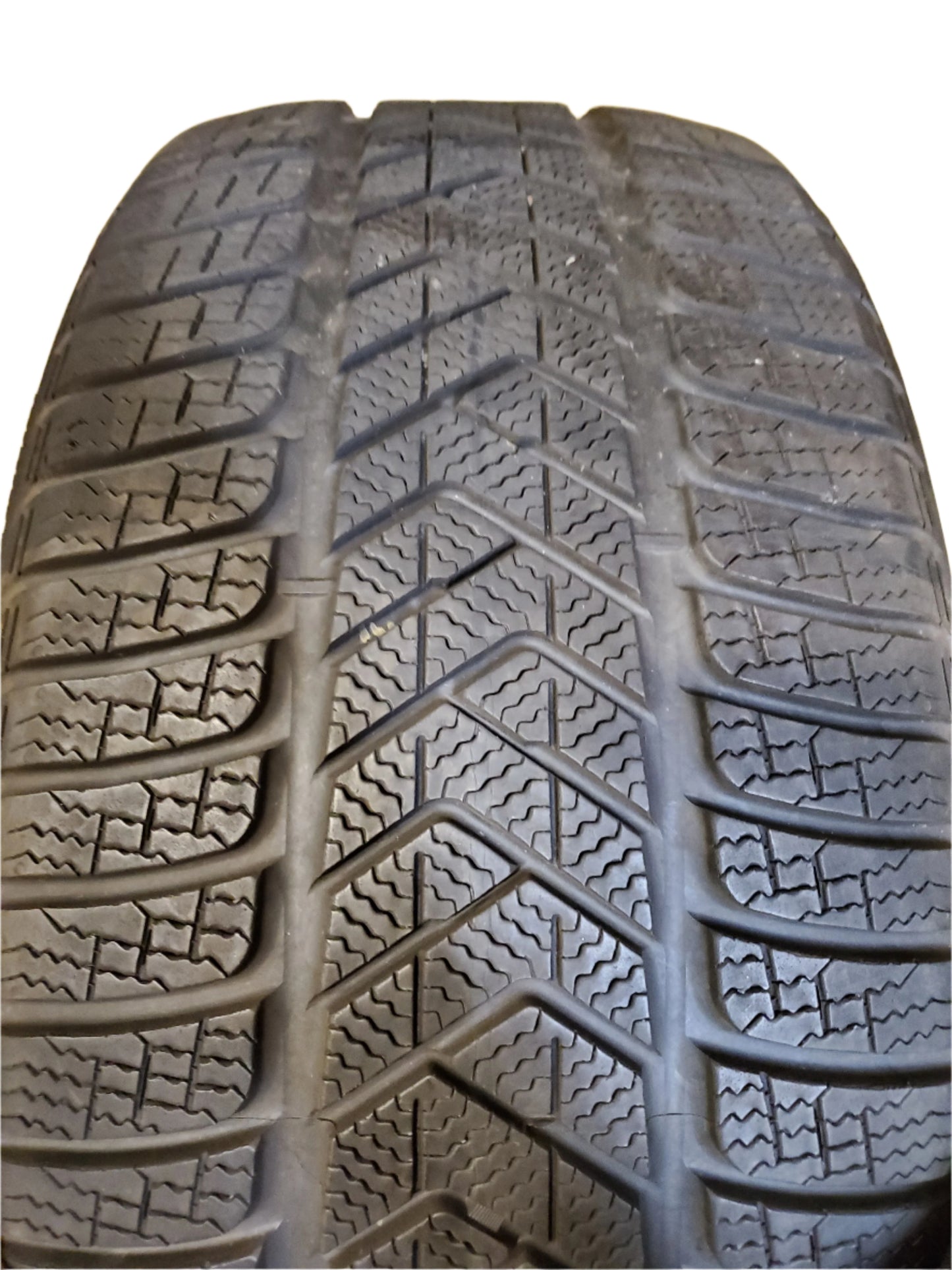 USED OS PIRELLI WINTER SOTTOZERO 3 BSW P 315 30 21 105V WINTER TIRE 2523000