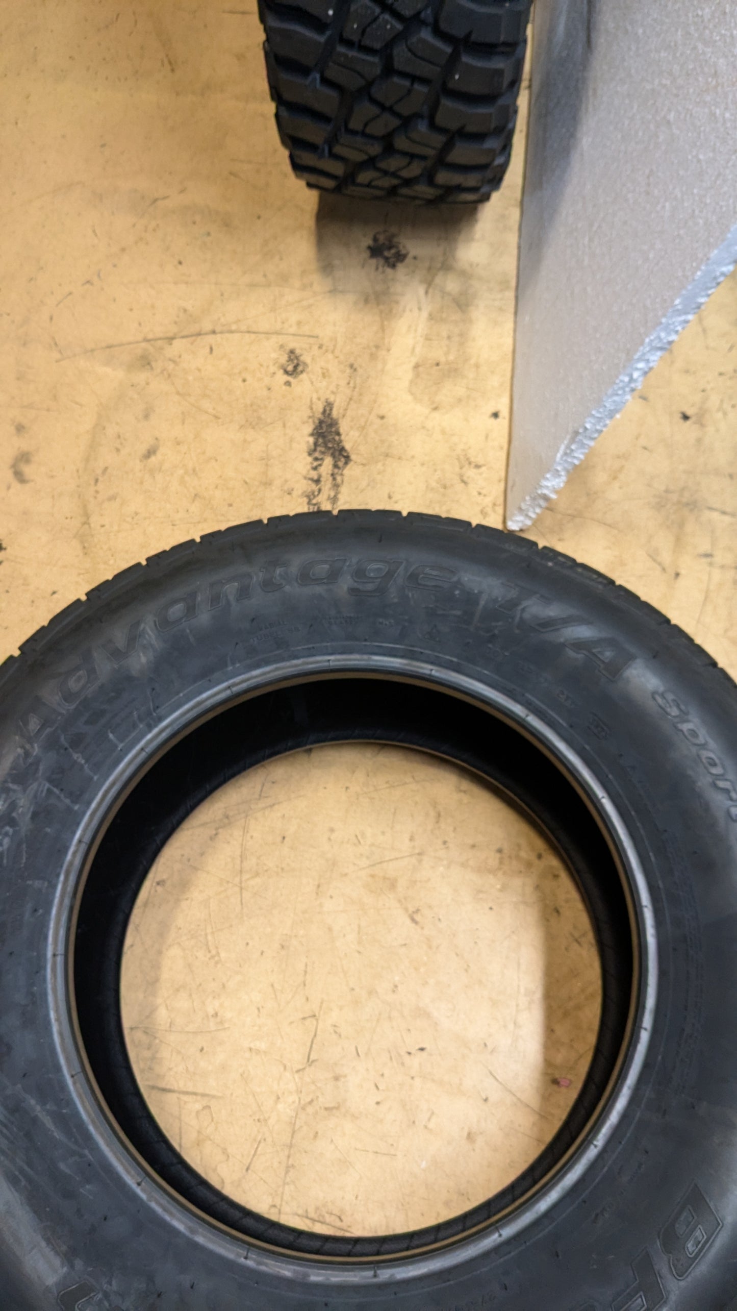 BFGOODRICH ADVANTAGE T/A SPORT LT BSW P 275 65 18 116T  ALL SEASON TIRE 36339