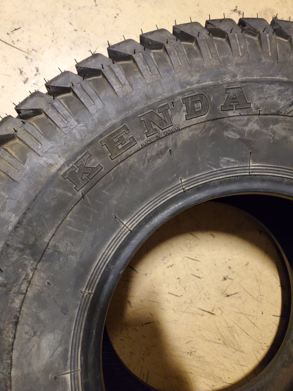 KENDA SUPER TURF K500 BSW 26 12 12 8PLY LAWN TIRE 105001270D1