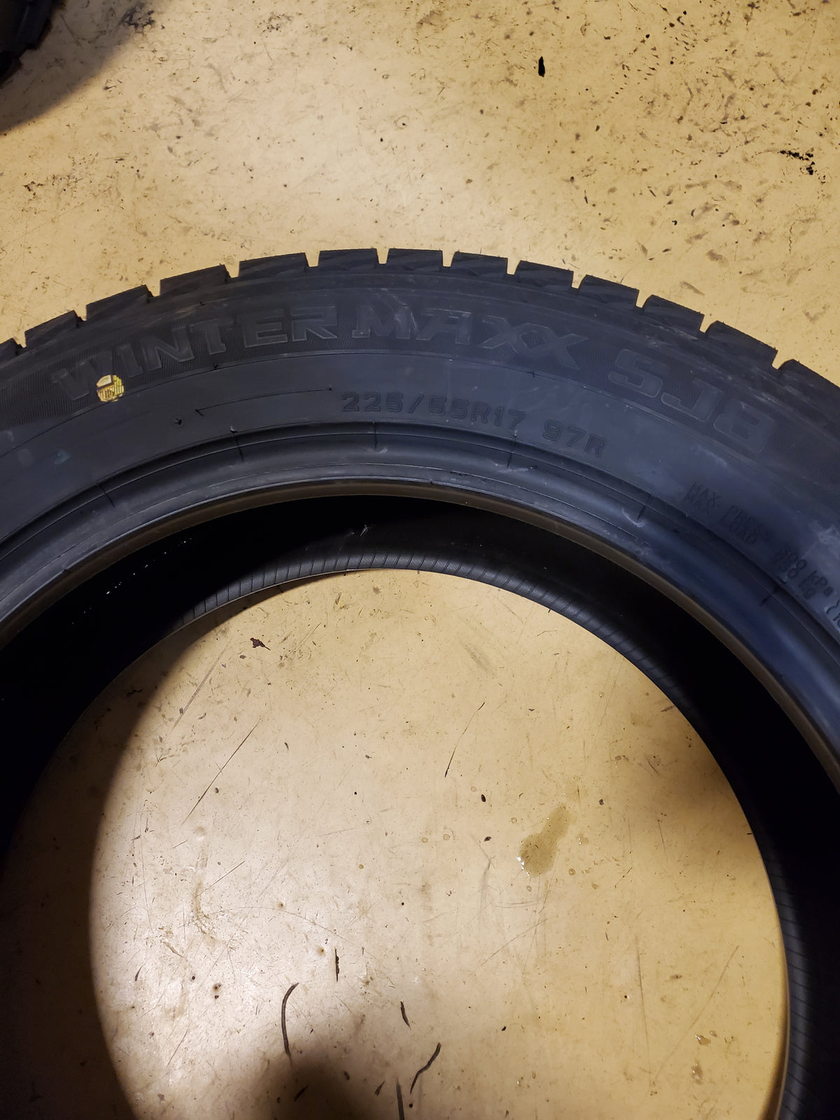 2 DUNLOP WINTER MAXX SJ8 BSW P 225 55 17 97R WINTER TIRE 290124112