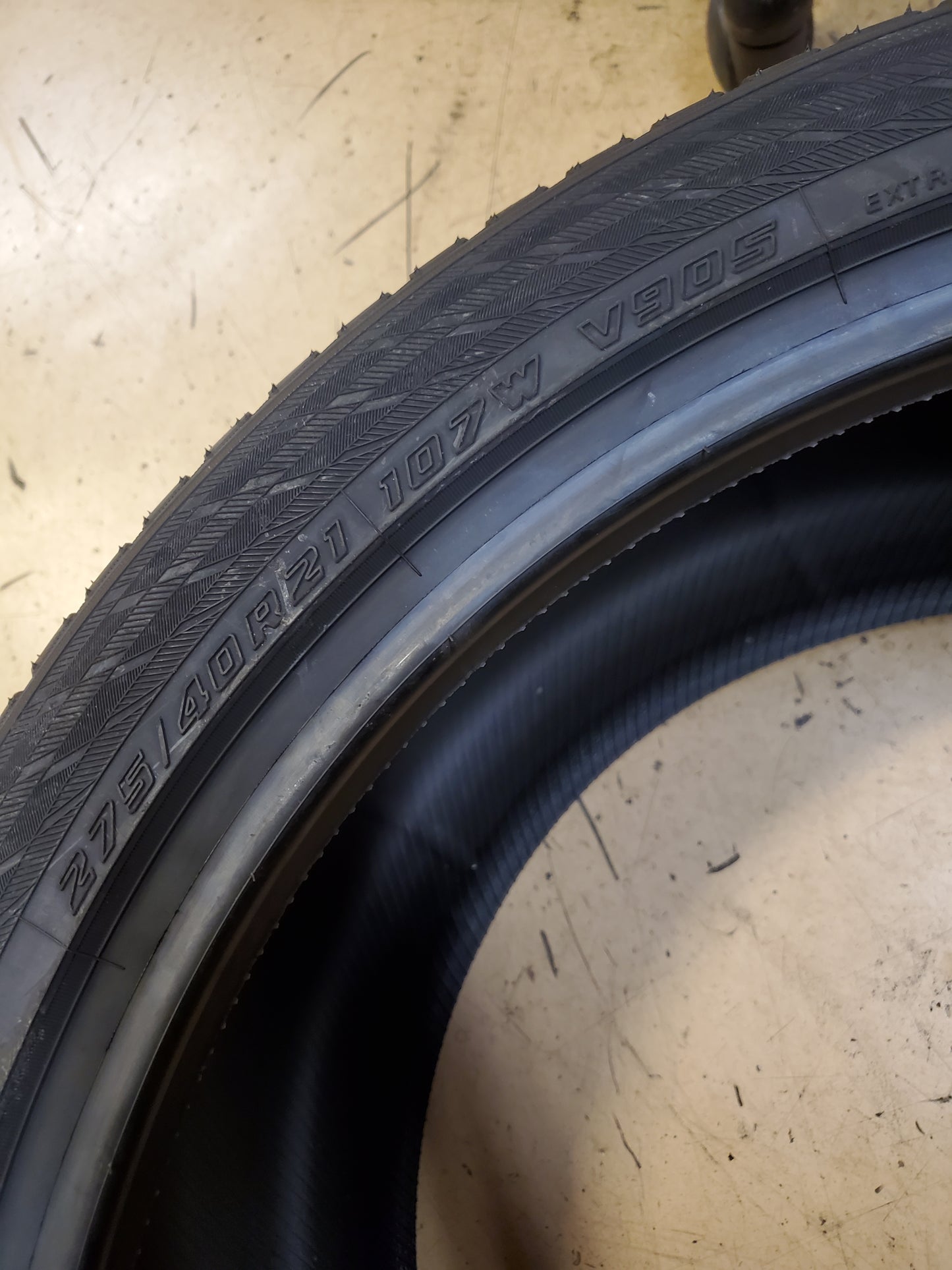 YOKOHAMA BLUEARTH WINTER V905 BSW P 275 40 21 107W XL WINTER TIRE 110190674