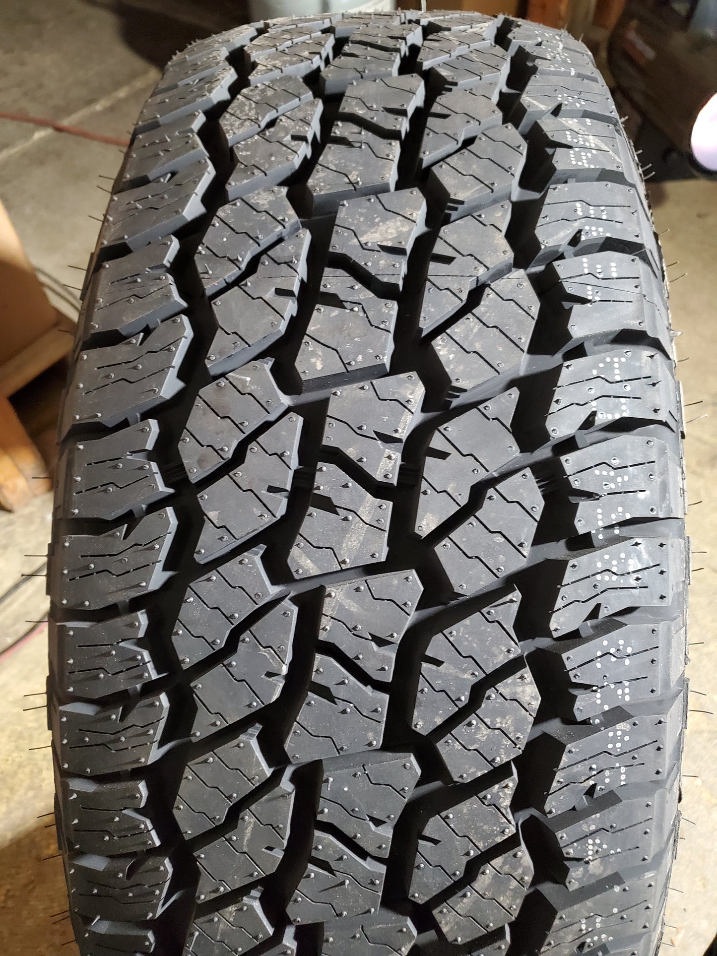 BLACKHAWK RIDGECRAWLER A/T BSW LT 285 70 17 126/123S 10PLY ALL TERRAIN TIRE 4120869V