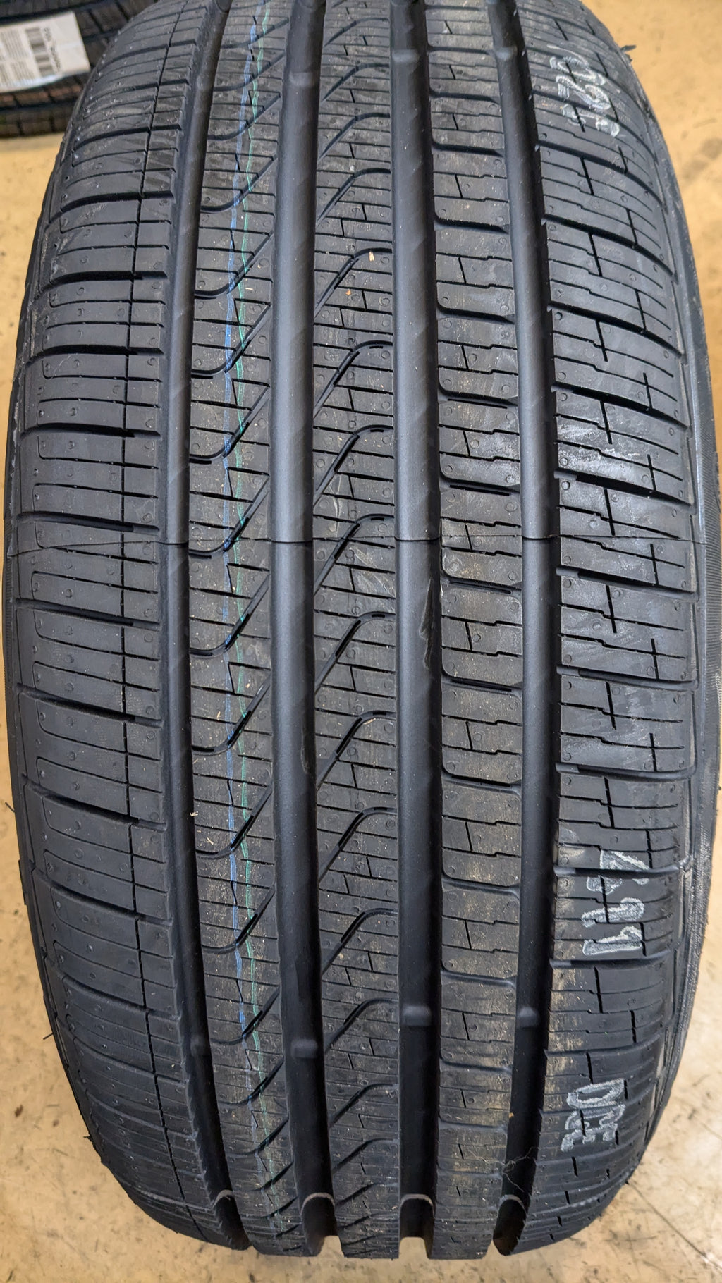 2 PIRELLI CINTURADO P7 ALL SEASON BSW P 225 50 17 94V TIRE 2041100