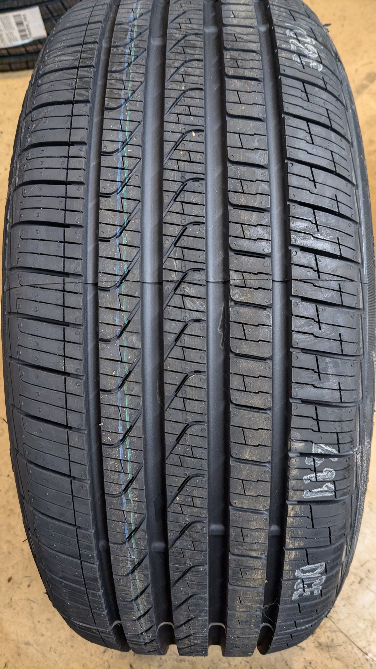 2 PIRELLI CINTURADO P7 ALL SEASON BSW P 225 50 17 94V TIRE 2041100