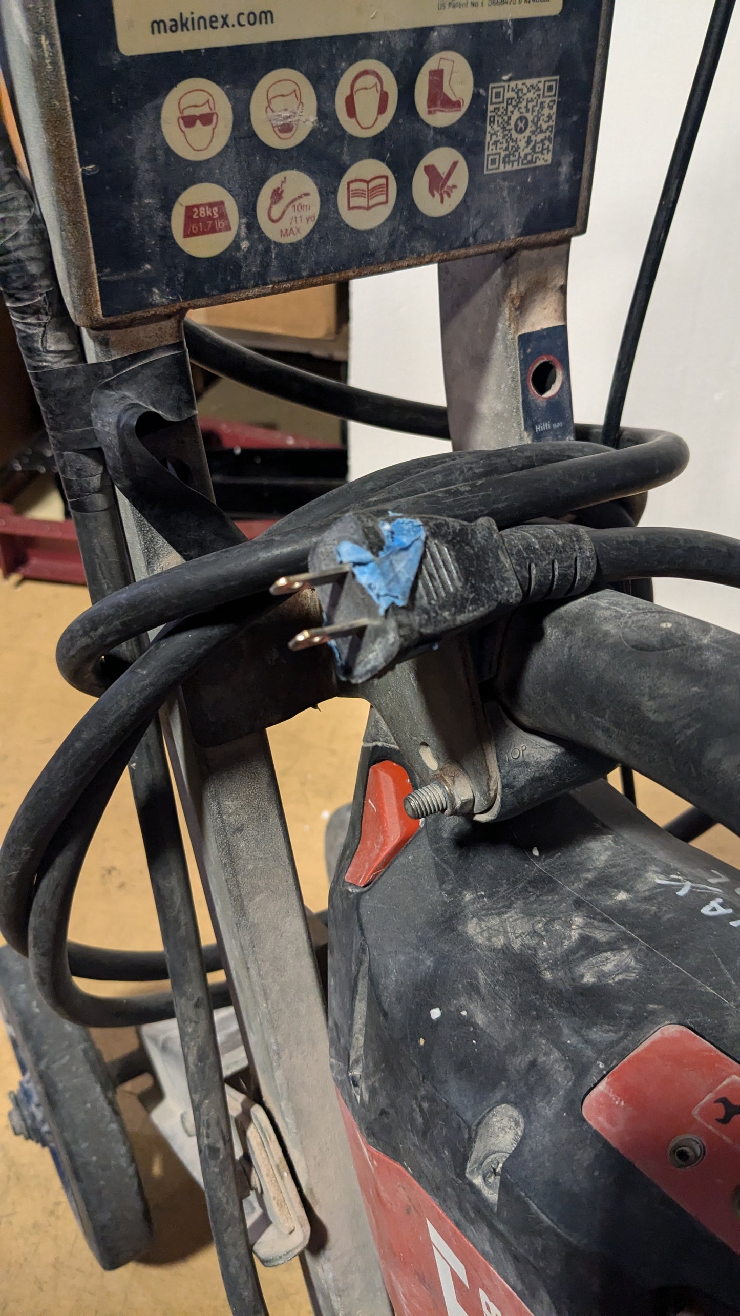 USED MAKINEX JACKHAMMER WITH HILTI TE 1000-AVR DEMOLITION HAMMER