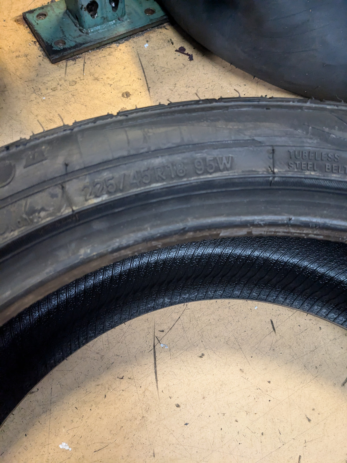 2 TOYO EXTENSA HP II BSW P 225 45 18 95W XL ALL SEASON TIRE 196020