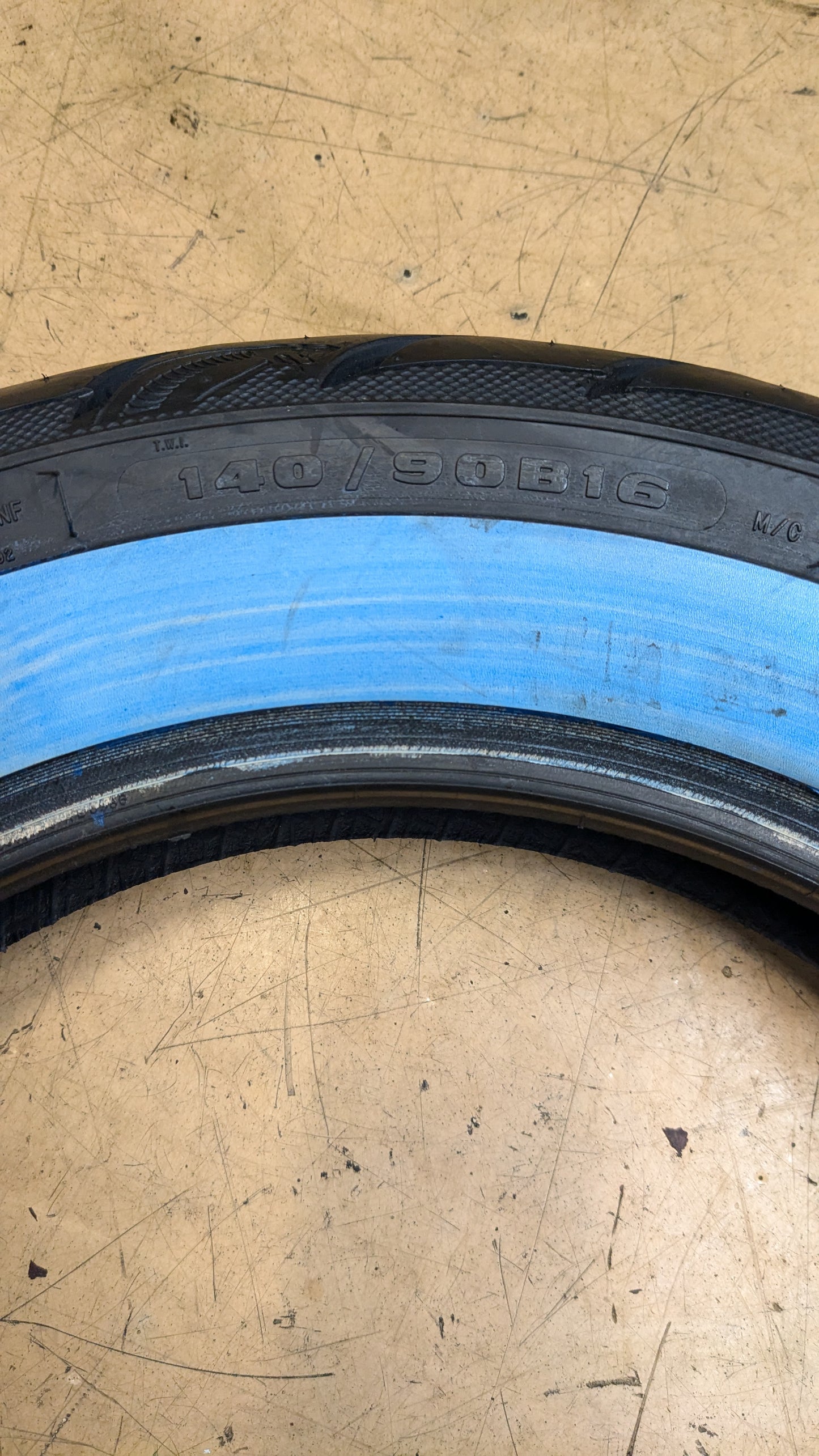 AVON COBRA CHROME AV92 WSW P 140 90 16 77H REAR MOTORCYCLE TIRE 2120290