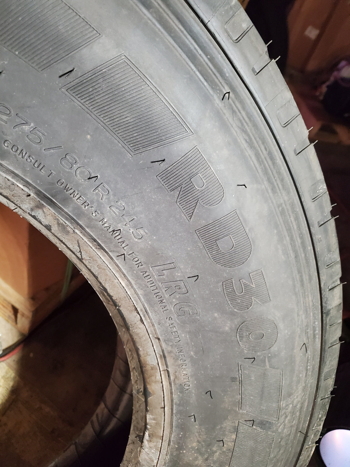 NOS UNIROYAL RD30 BSW LT 275 80 24.5 144/141L 14PLY DRIVE TIRE 92294