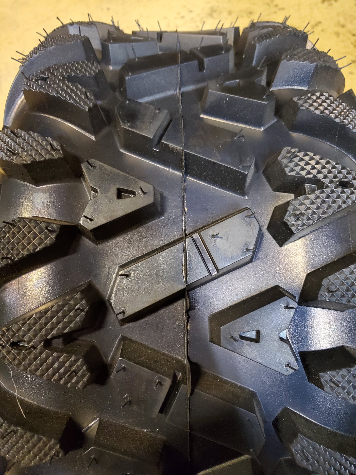 AT 27 11 14 70J 6PLY ATV/UTV TIRE 271114706