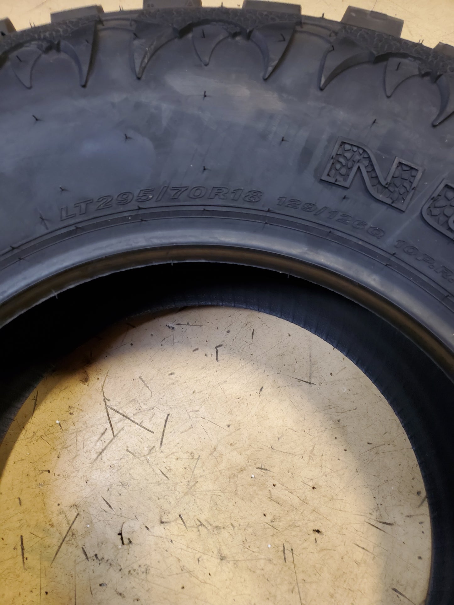 NEXEN ROADIAN MTX BSW LT 295 70 18 129/126Q 10PLY MUD TIRE 15898NXK