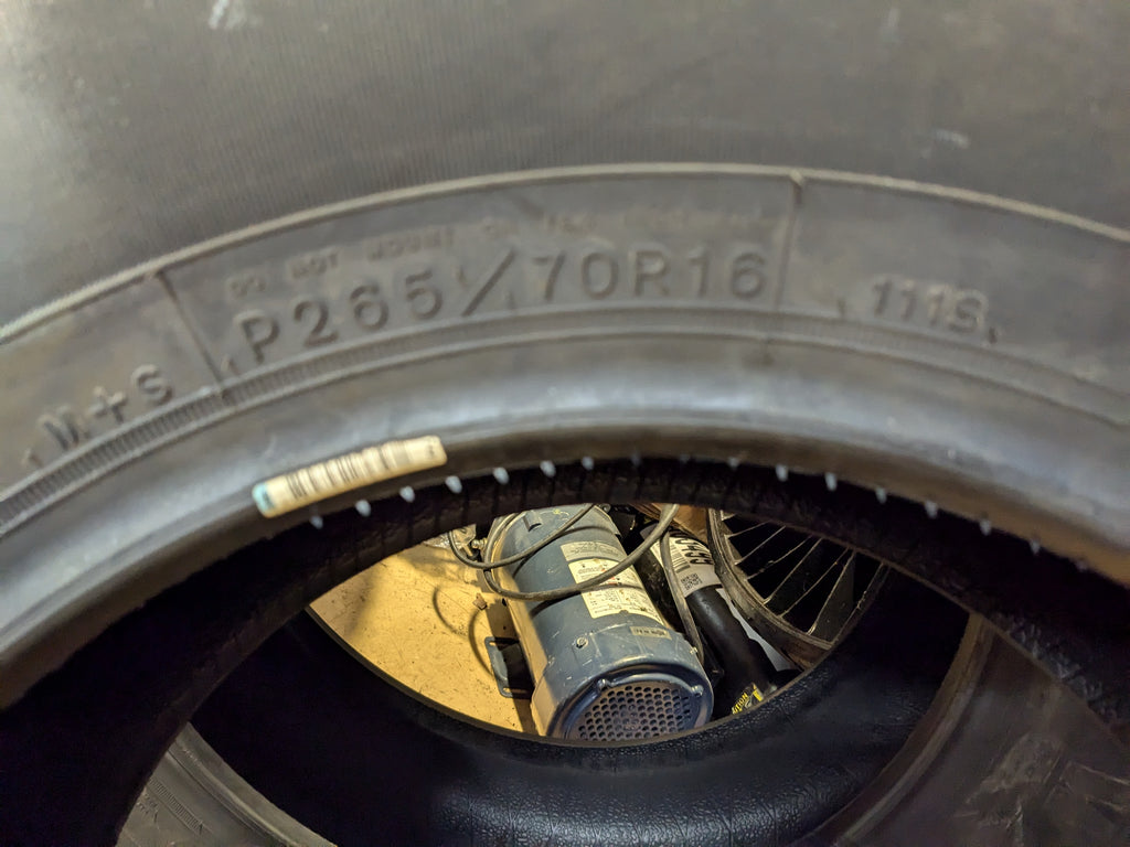NOS GOODYEAR WRANGLER SRA OWL P 265 70 16 111S ALL SEASON TIRE 201231