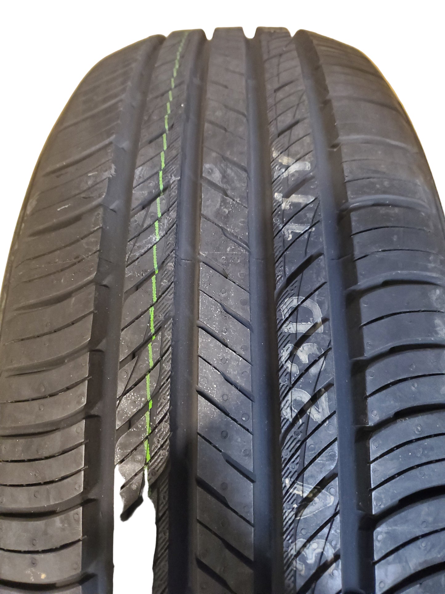 KUMHO CRUGEN HP71 BSW P 235 65 17 104V ALL SEASON TIRE 2230143