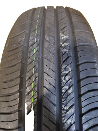 KUMHO CRUGEN HP71 BSW P 235 65 17 104V ALL SEASON TIRE 2230143