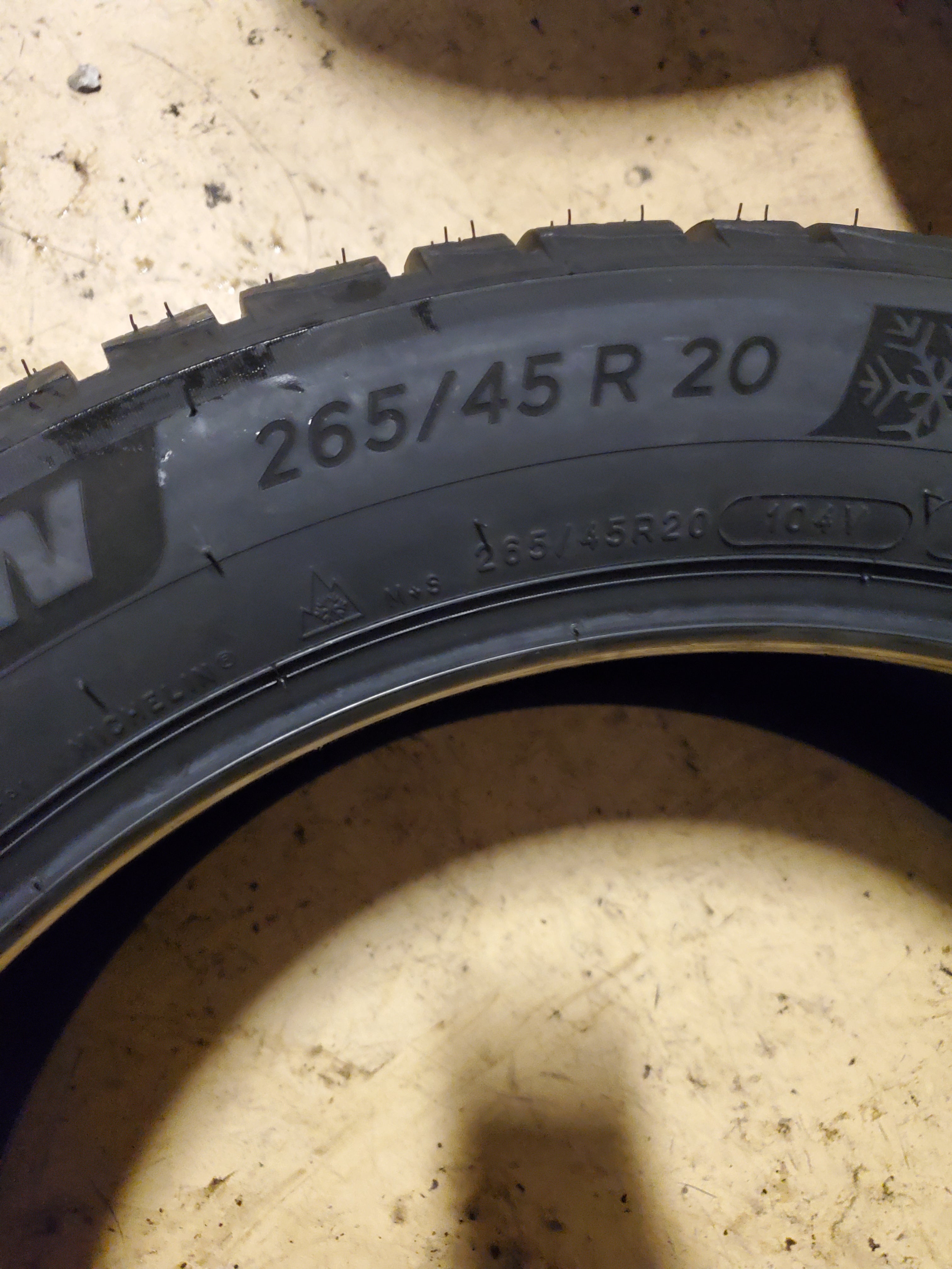 NOS MICHELIN PILOT ALPIN 5 SUV NO BSW P 265 45 20 104V WINTER TIRE 32018