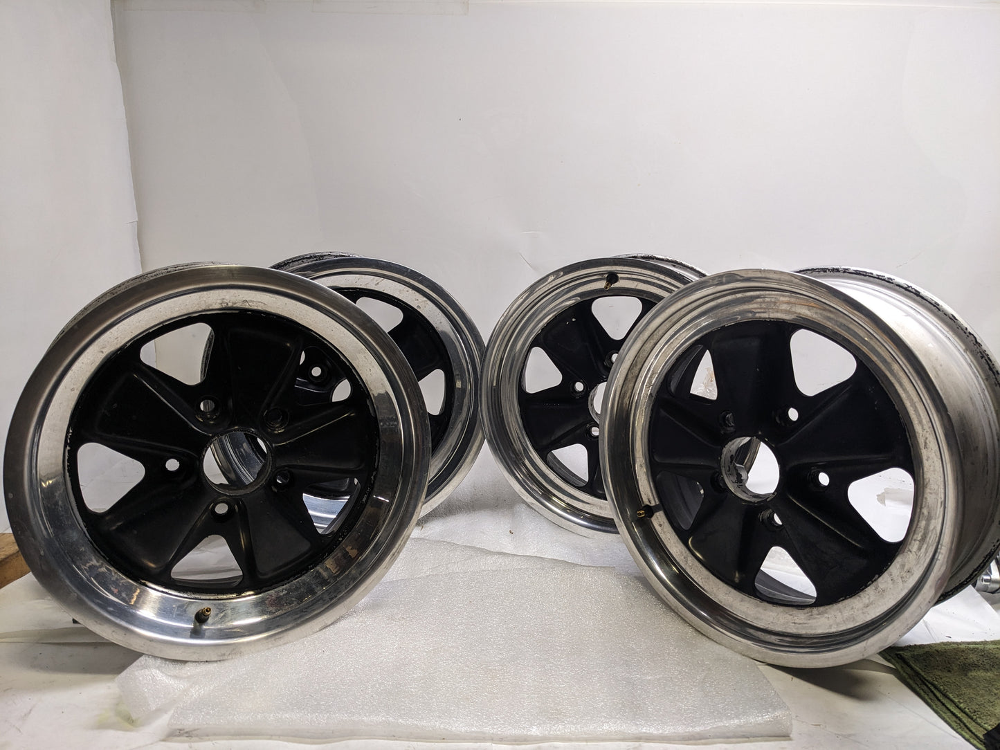 FUCHSFELGE 16X6 16X7 SET OF FOUR WHEELS FOR PORSCHE 991 BLACK SATIN CENTER W/ SILVER ANODIZED LIP USED B2