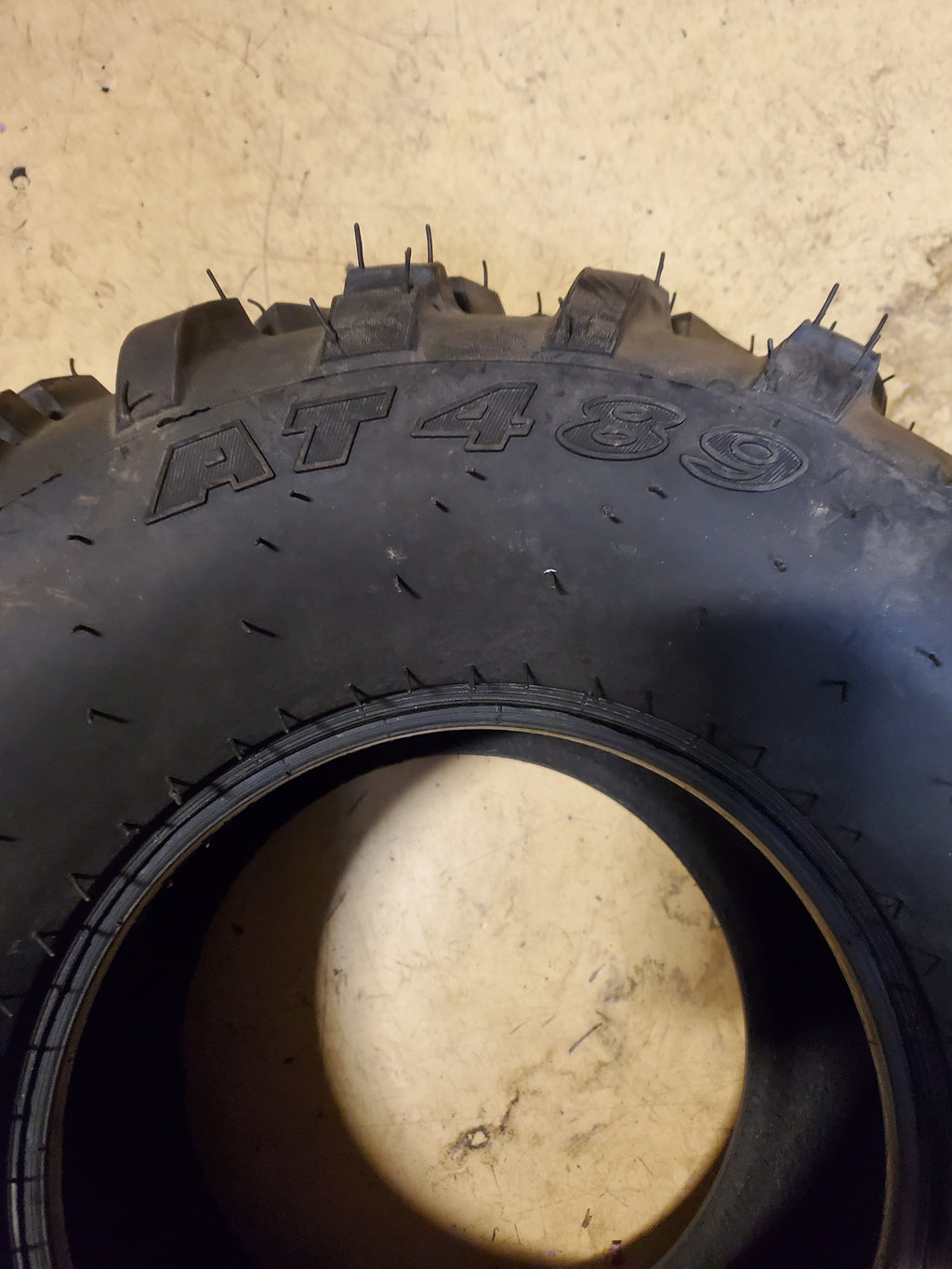 NOS CARLISLE AT489 BSW AT 25 11 10 ATV/UTV TIRE 589308