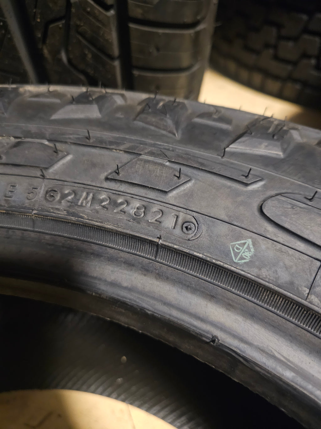 2 NITTO EXO GRAPPLER AWT 275 55 20 120Q  LRE 10PLY ALL TERRAIN TIRES 201320
