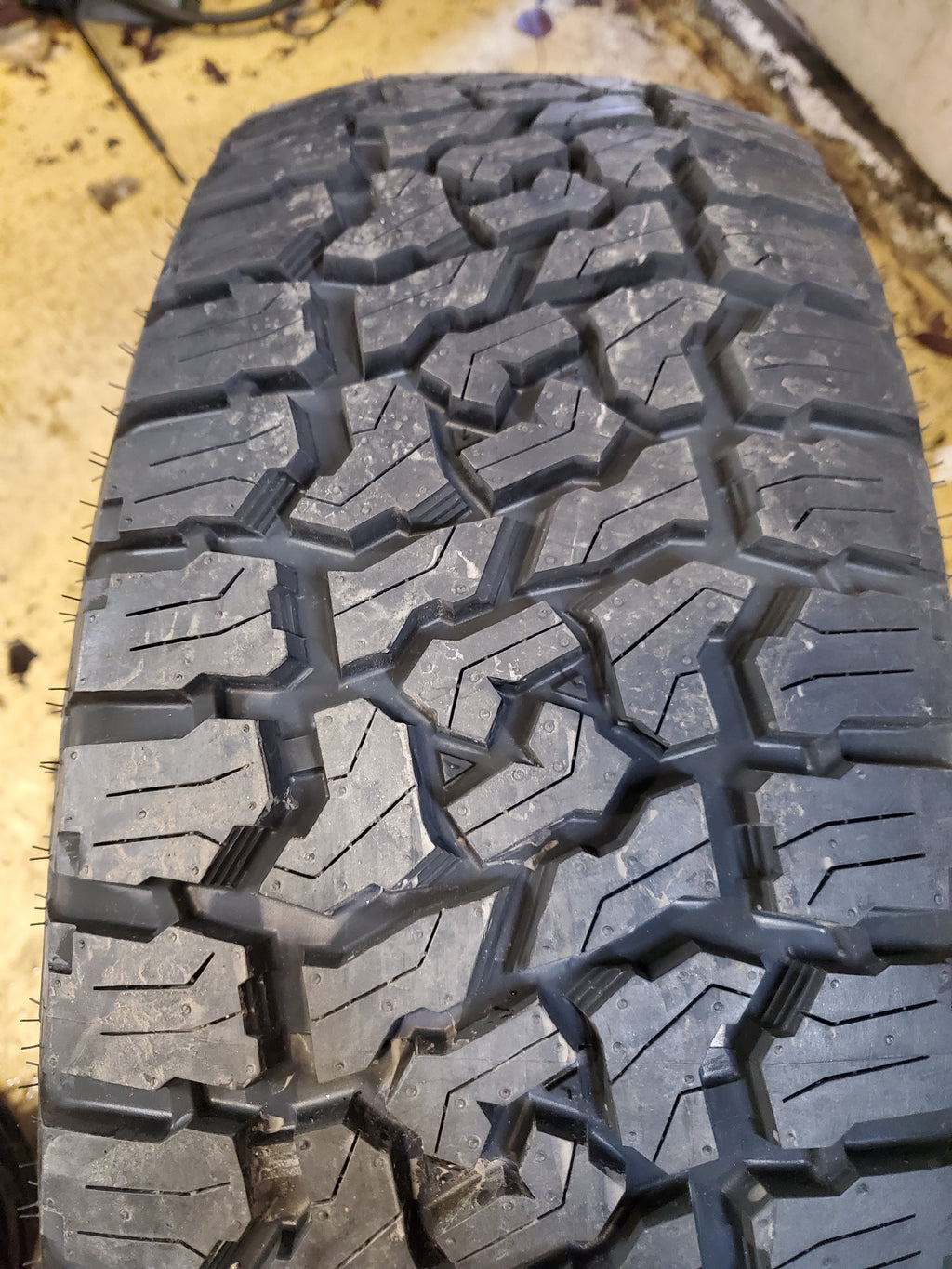 ACCELERA MASTERTRACK BSW BADLANDS AT P 265 70 16 112T TIRE MASTAT005