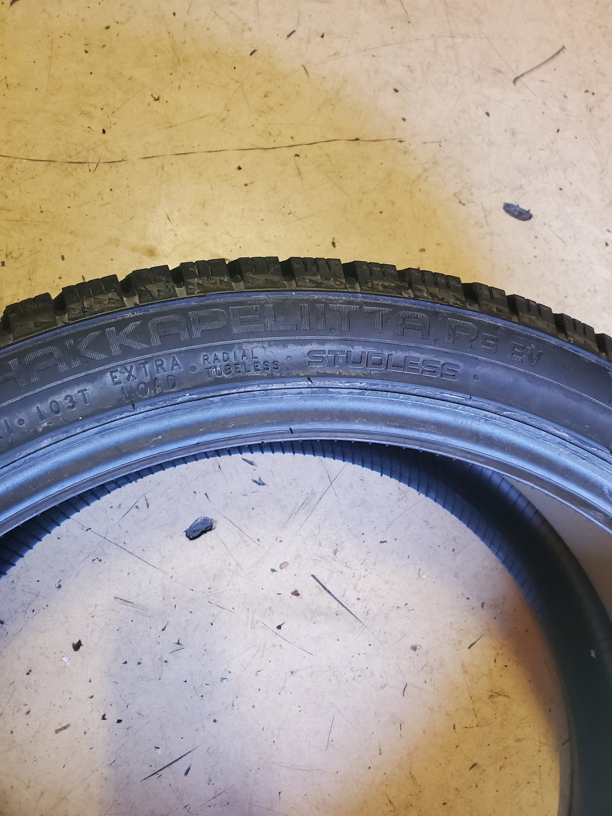4 NOKIAN HAKKAPELIITTA R5 EV FOAM BSW P 275 35 21 103T XL WINTER TIRE TF00023