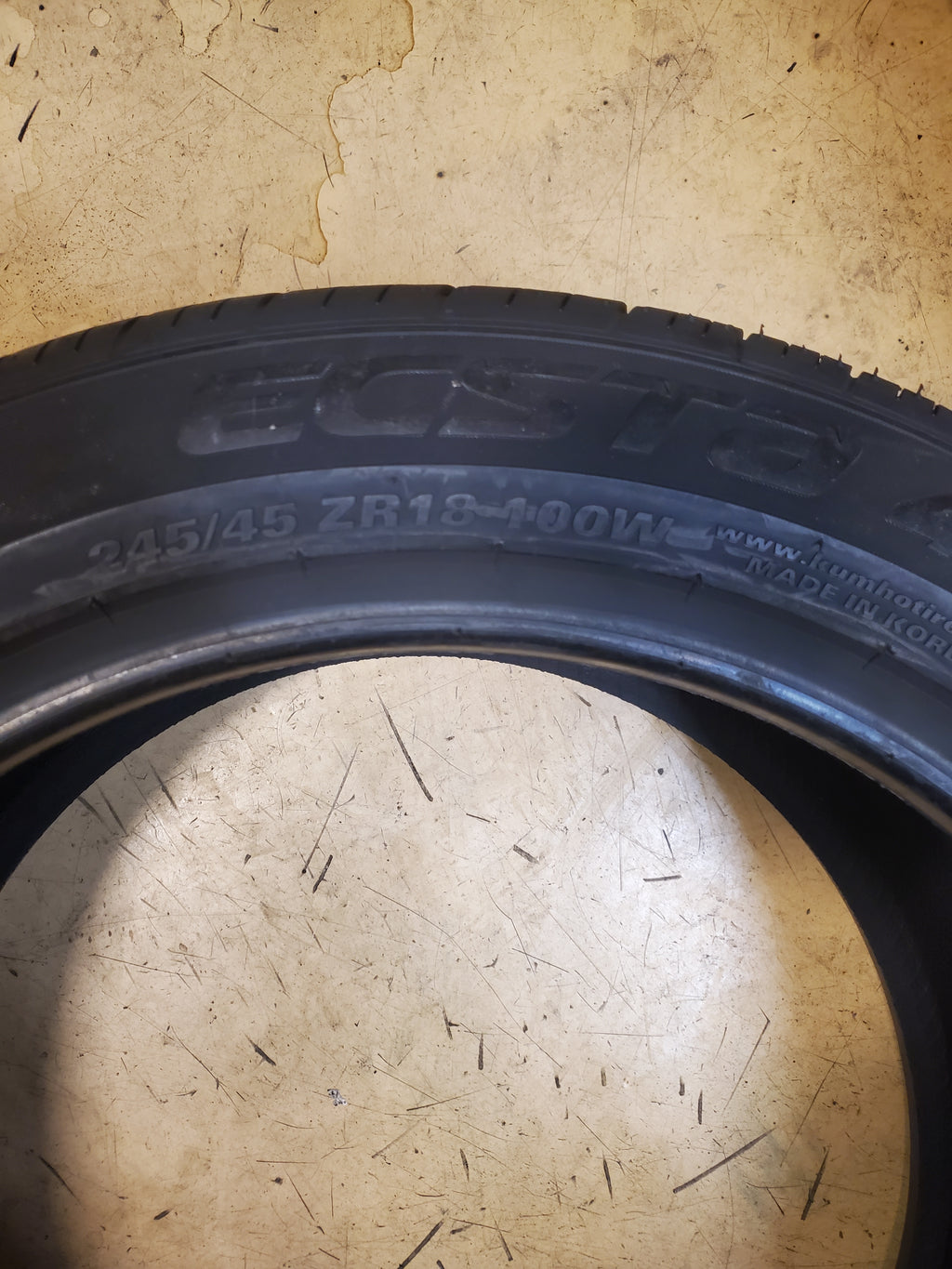 NOS KUMHO ECSTA 4X II BSW P 245 45 18 100W XL UHP TIRE 2185513