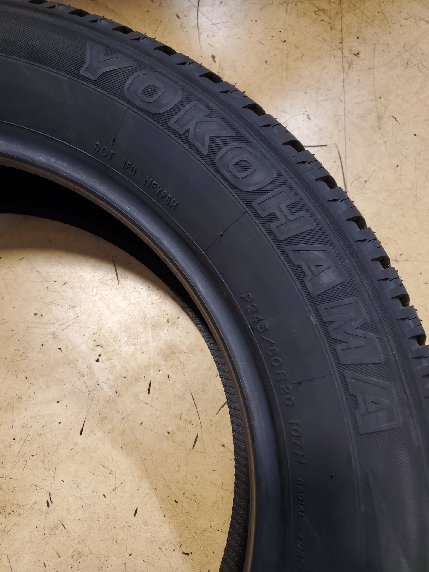 YOKOHAMA GEOLANDAR G96 BSW P 245 60 20 107H ALL SEASON TIRE 110193223